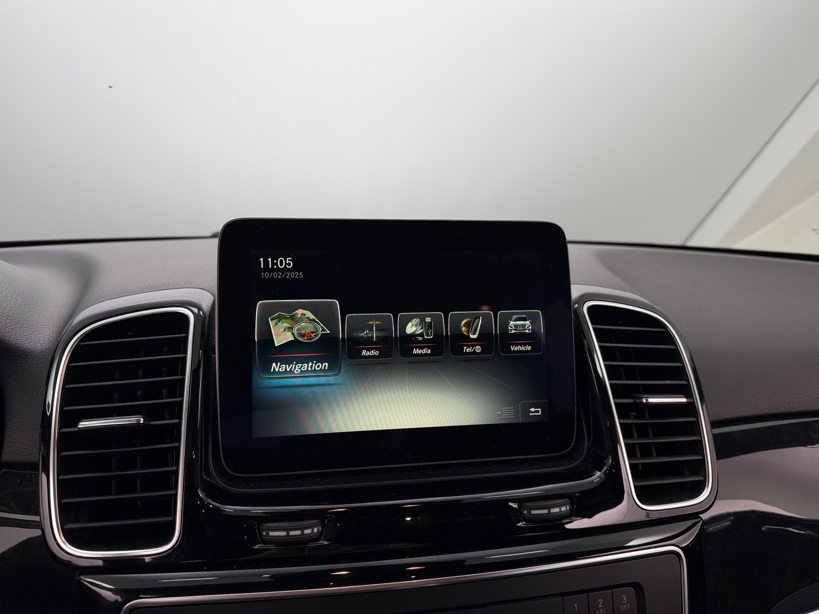 Thumbnail: 2016 Mercedes-Benz GLE - 3