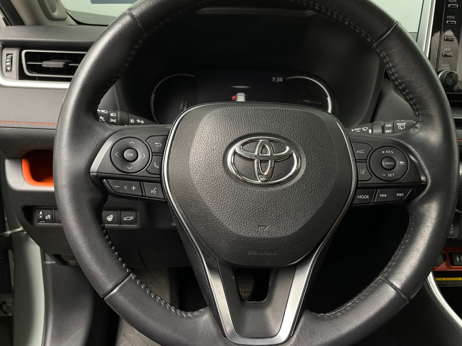 Thumbnail: 2019 Toyota RAV4 - 4