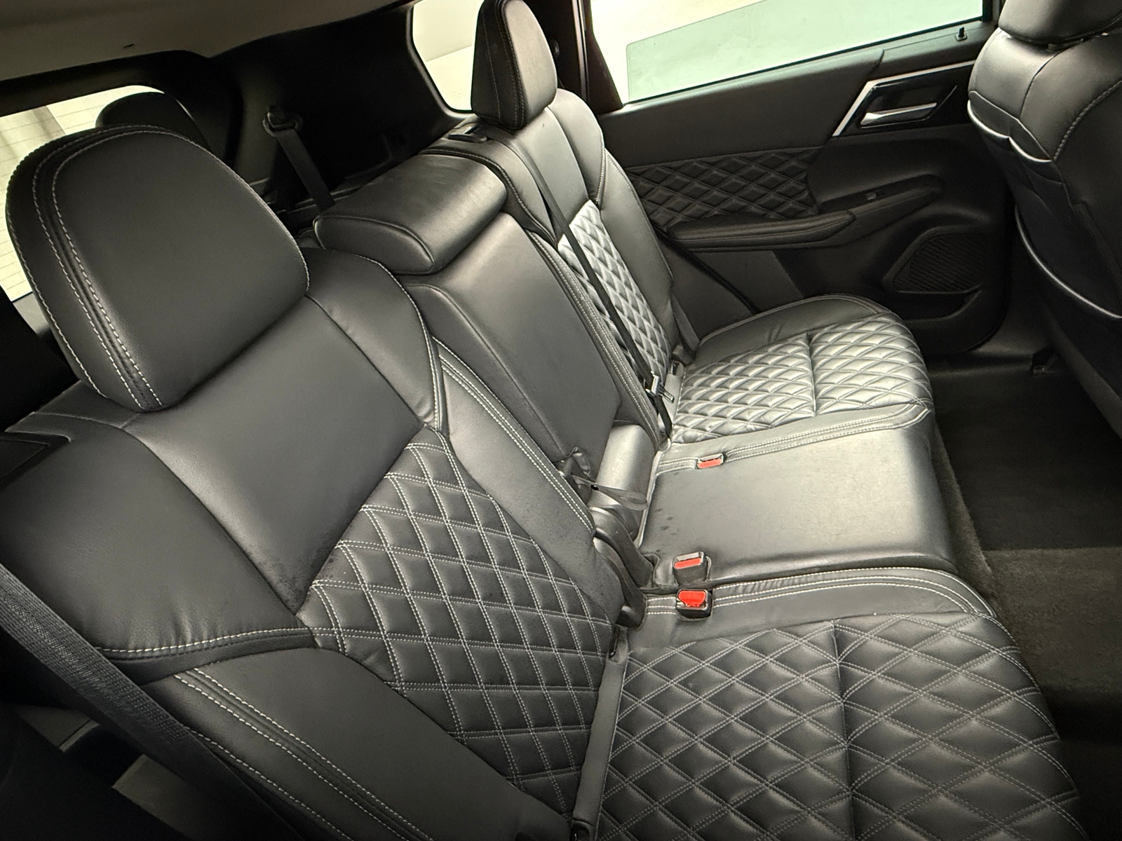 Thumbnail: 2022 Mitsubishi Outlander - 5