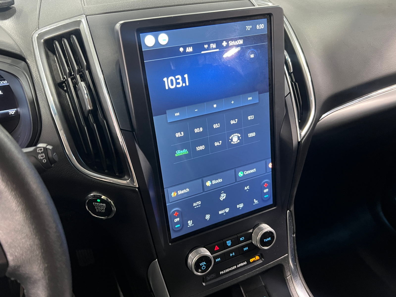 Thumbnail: 2022 Ford Edge - 3