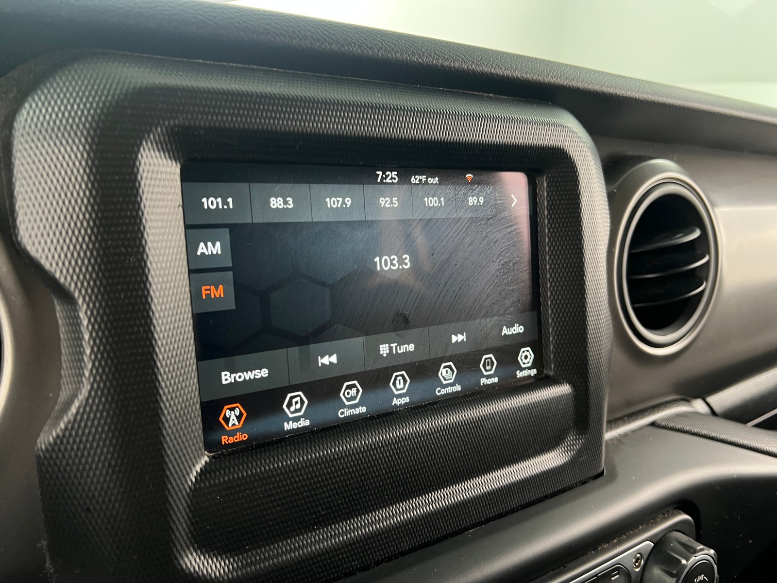 Thumbnail: 2023 Jeep Gladiator - 4