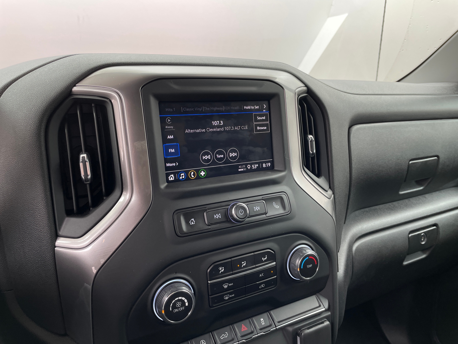 Thumbnail: 2024 Chevrolet Silverado 1500 - 4