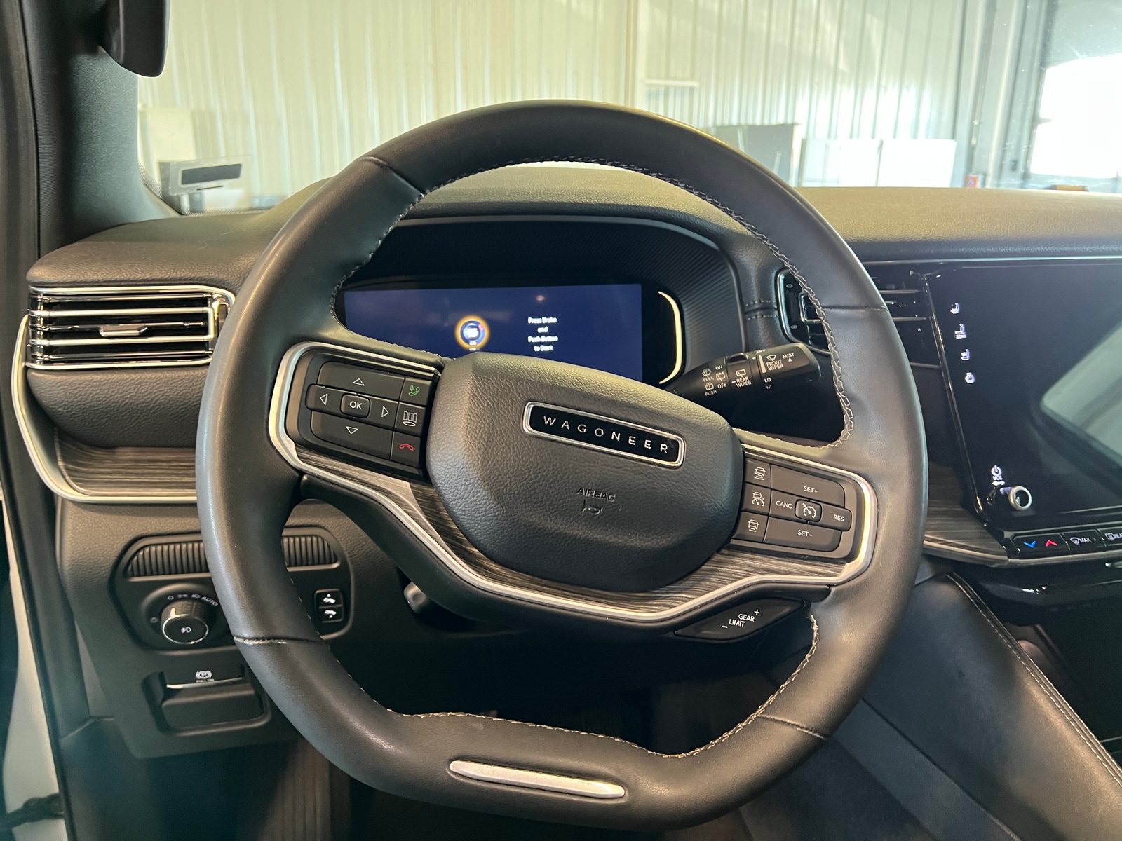 Thumbnail: 2024 Jeep Wagoneer - 4
