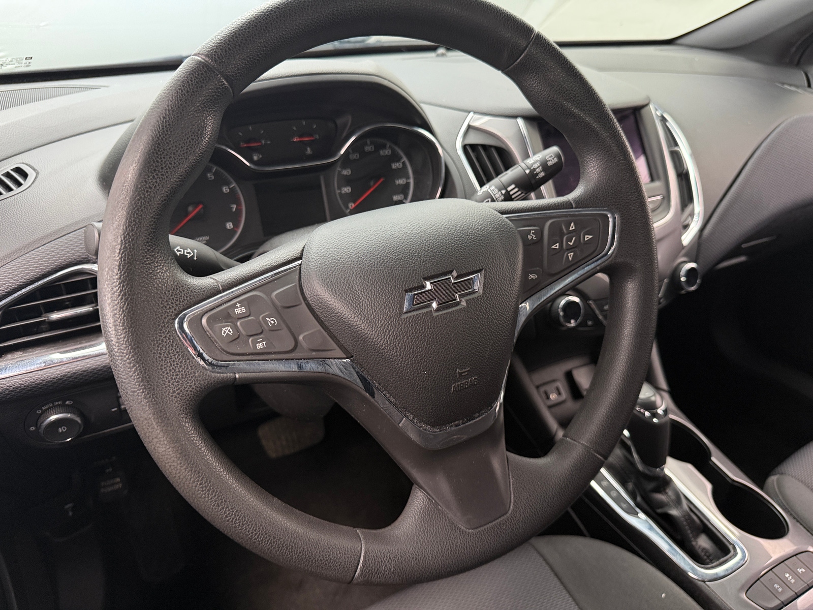 Thumbnail: 2019 Chevrolet Cruze - 5