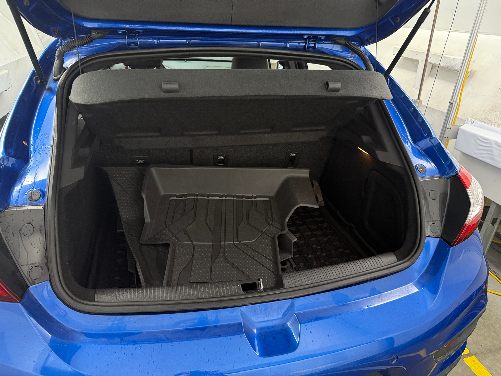 Thumbnail: 2019 Chevrolet Cruze - 7