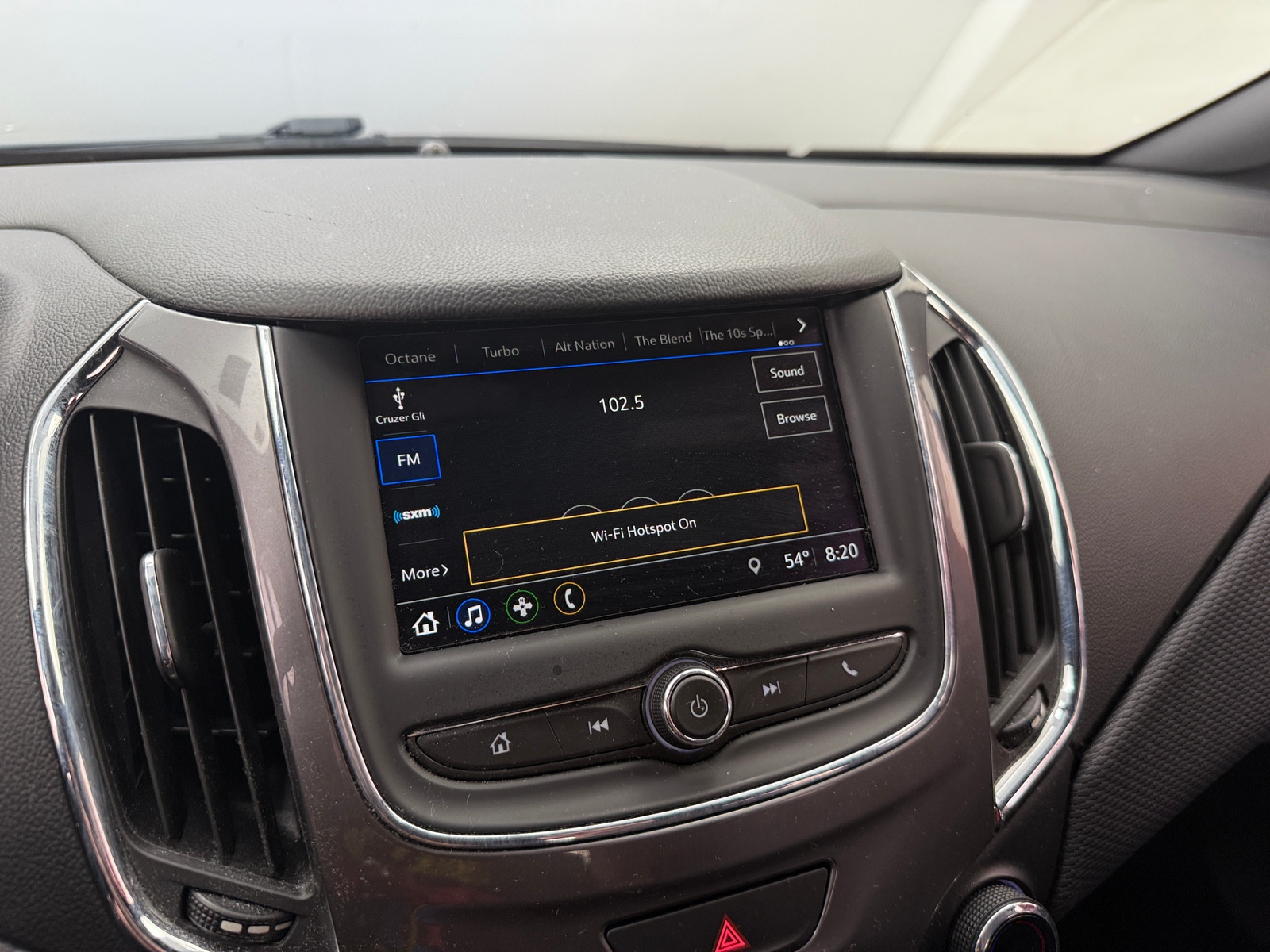 Thumbnail: 2019 Chevrolet Cruze - 4