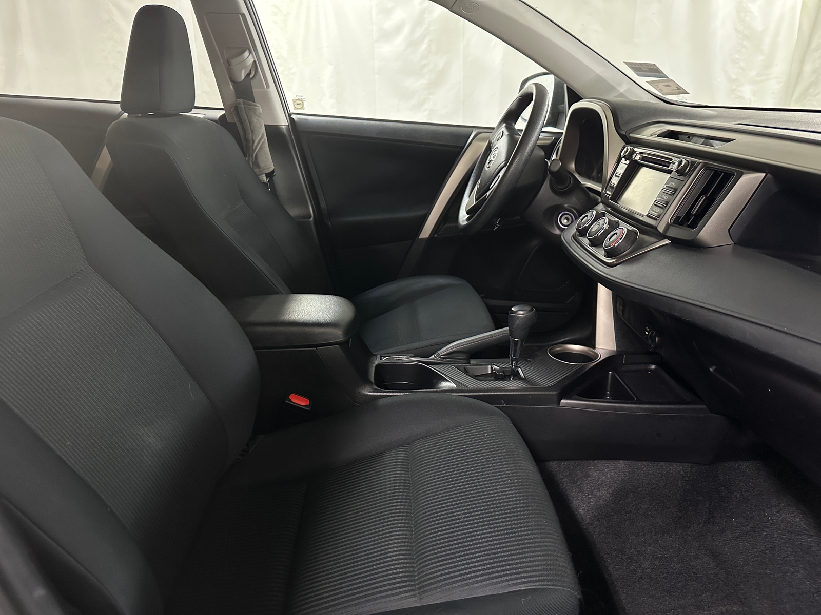 Thumbnail: 2015 Toyota RAV4 - 2