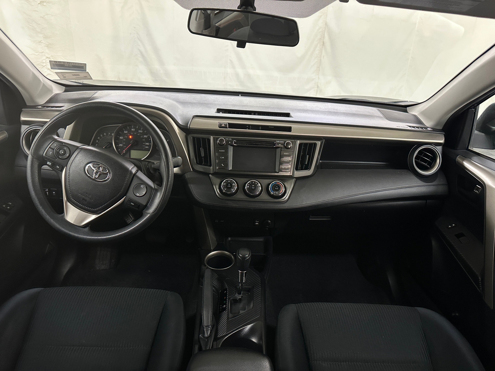 Thumbnail: 2015 Toyota RAV4 - 3