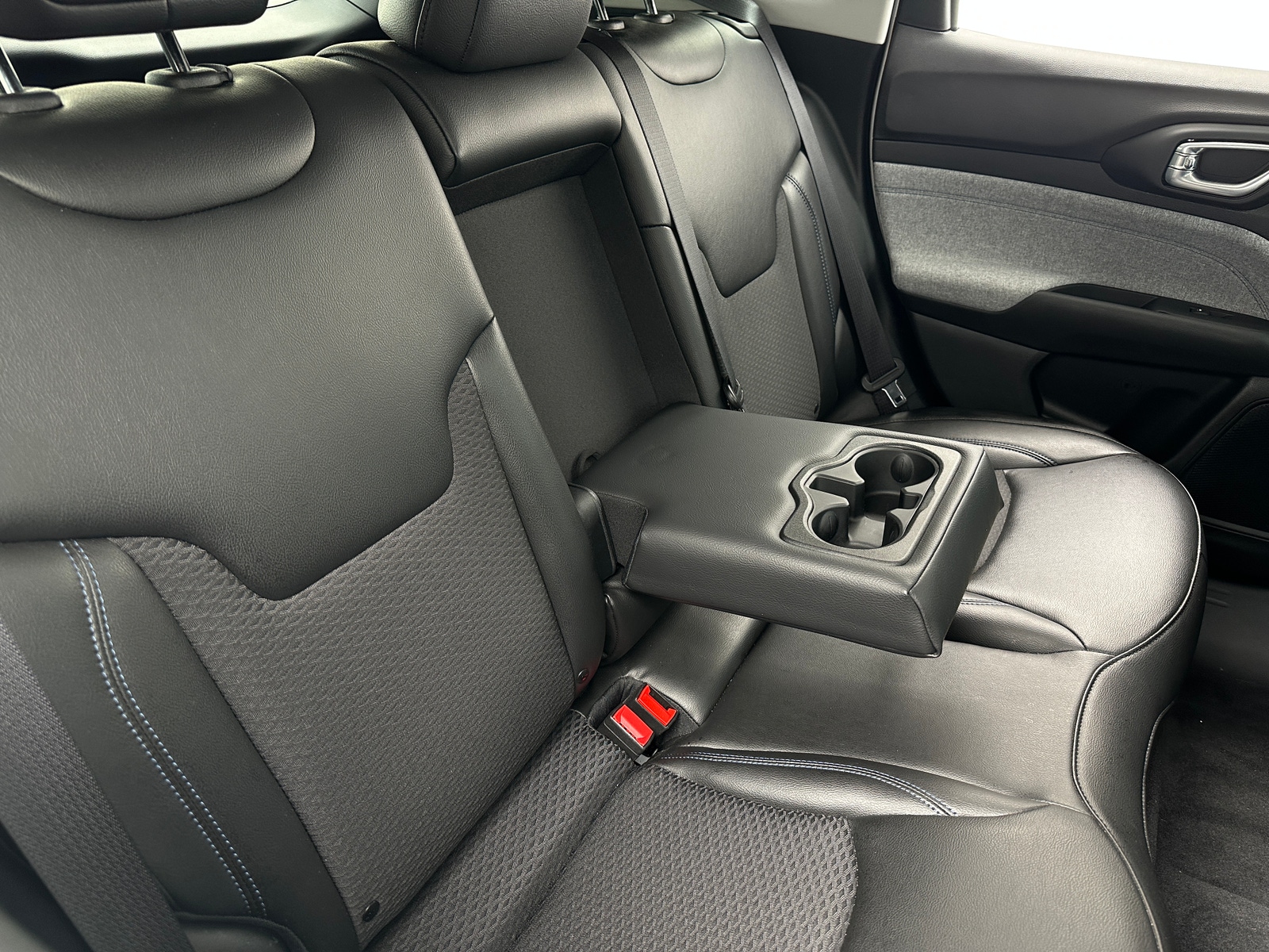 Thumbnail: 2022 Jeep Compass - 6