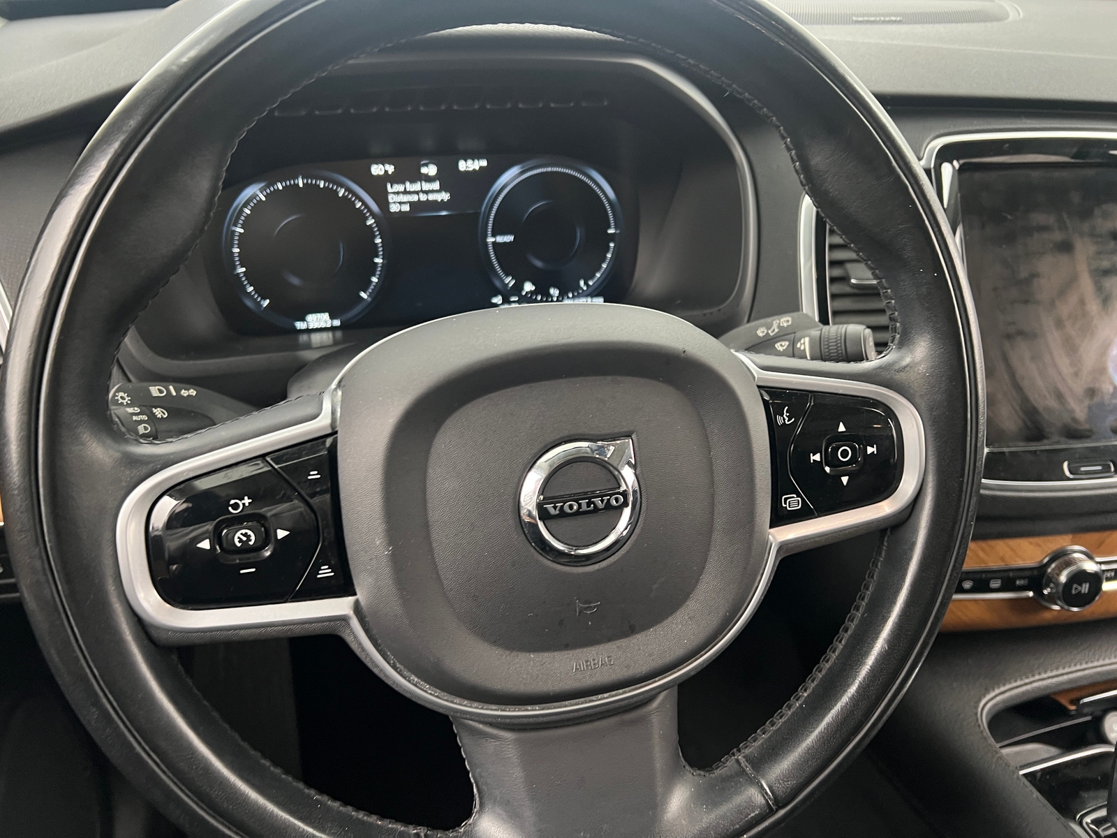 Thumbnail: 2022 Volvo XC90 - 4