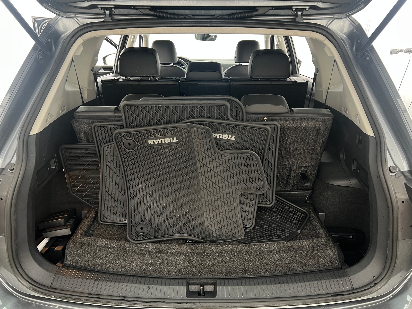 Thumbnail: 2020 Volkswagen Tiguan - 6