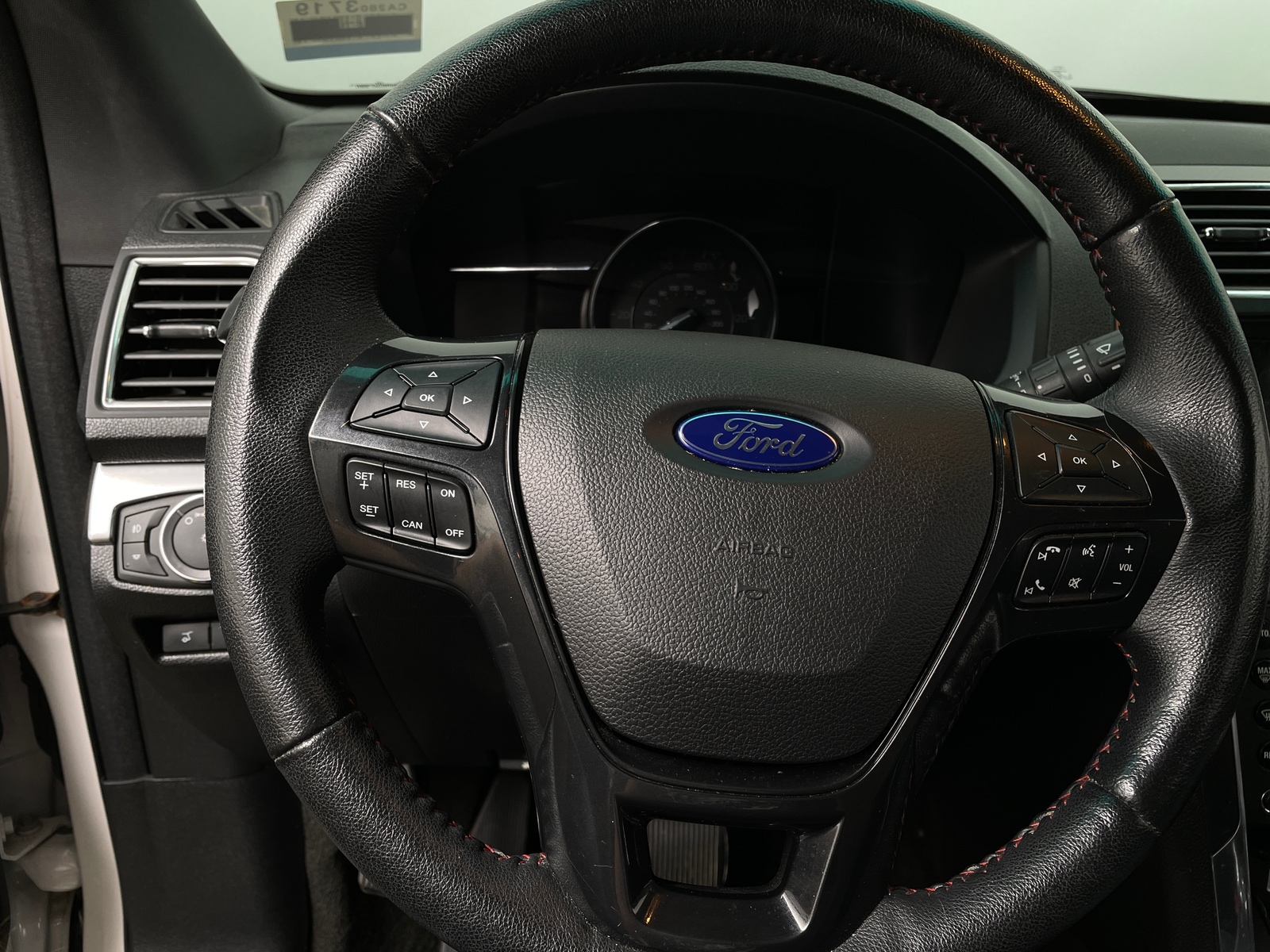 Thumbnail: 2017 Ford Explorer - 4
