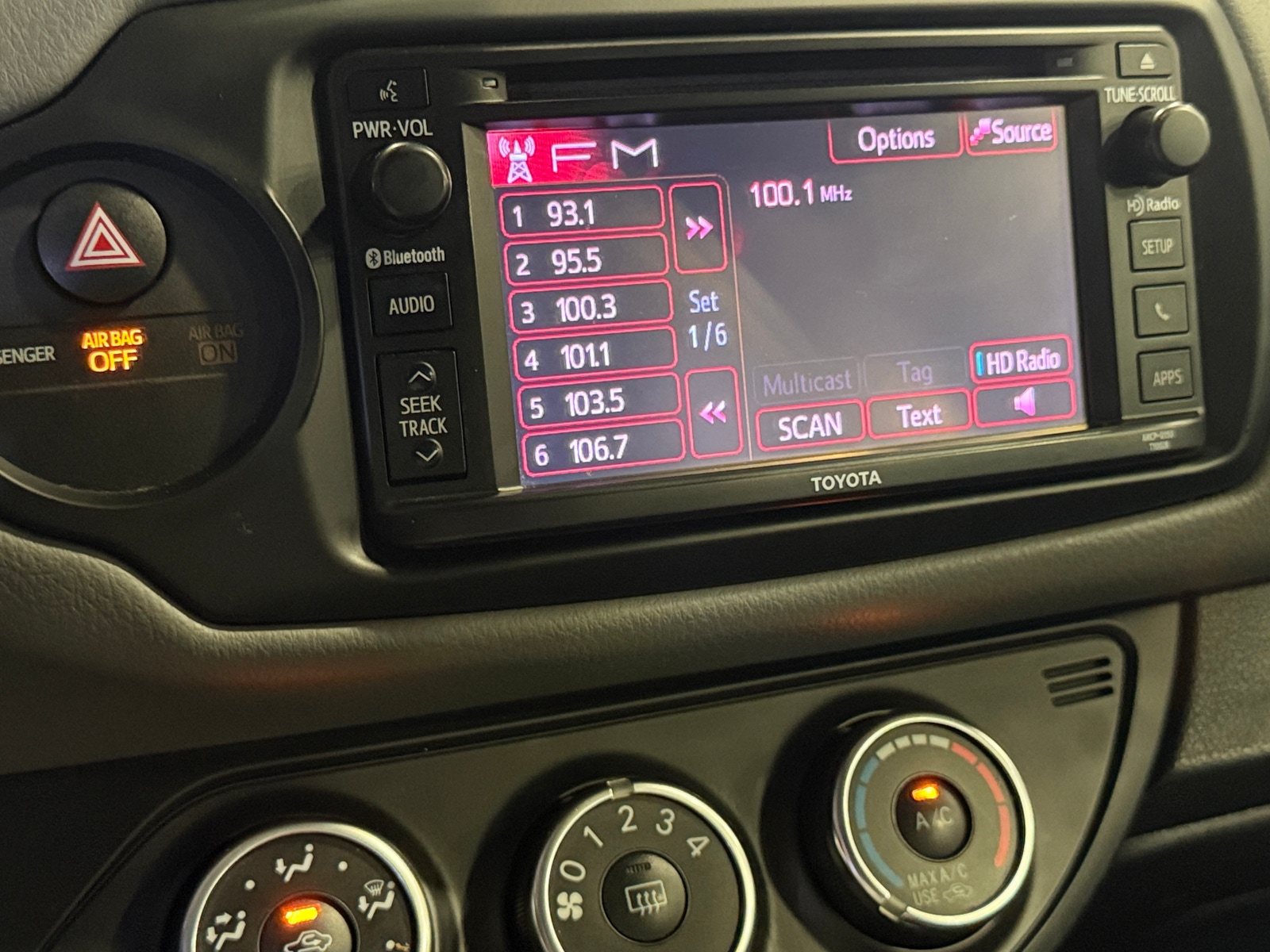 Thumbnail: 2017 Toyota Yaris - 4