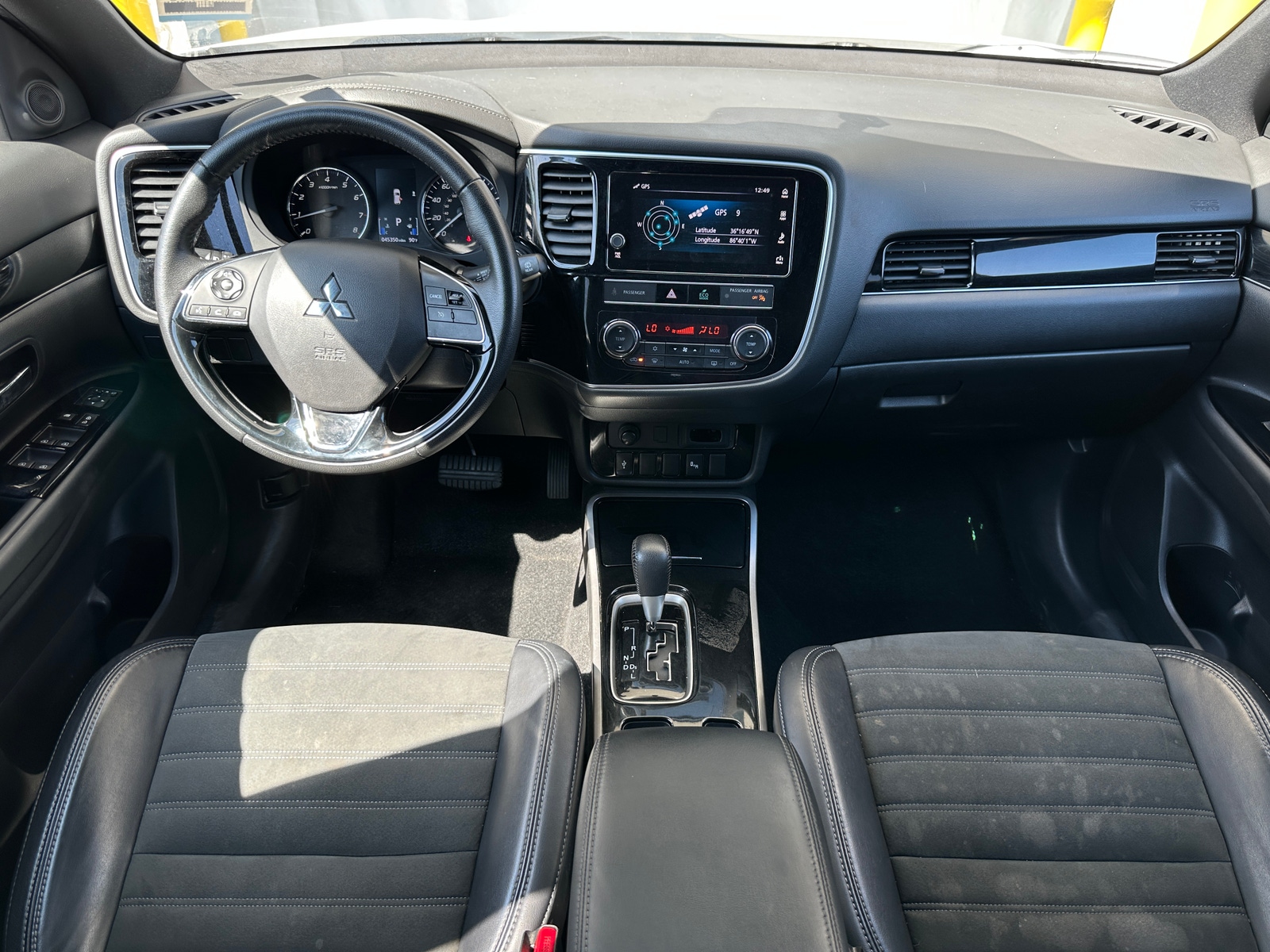 Thumbnail: 2019 Mitsubishi Outlander - 3