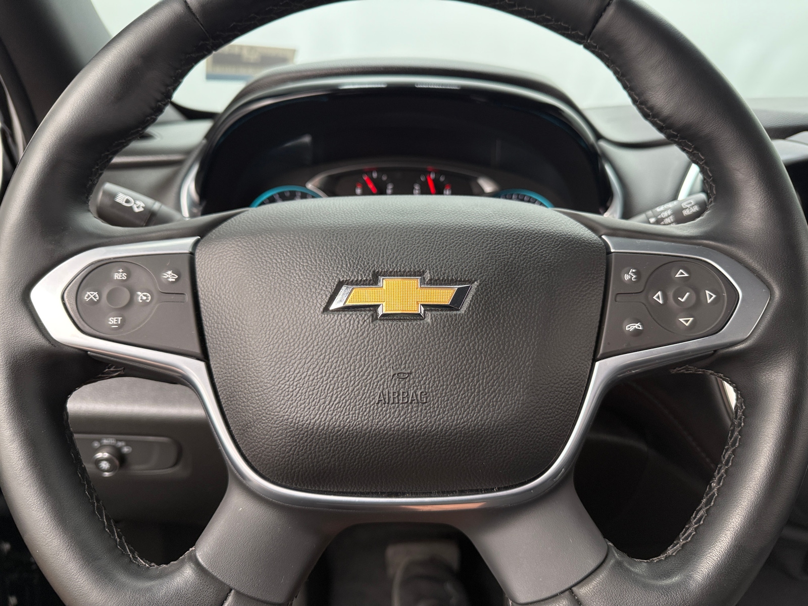 Thumbnail: 2023 Chevrolet Traverse - 5