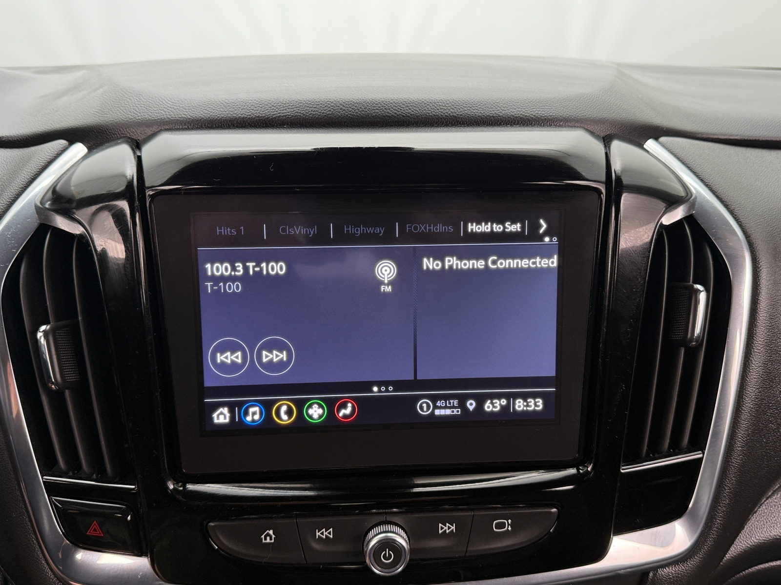 Thumbnail: 2023 Chevrolet Traverse - 4