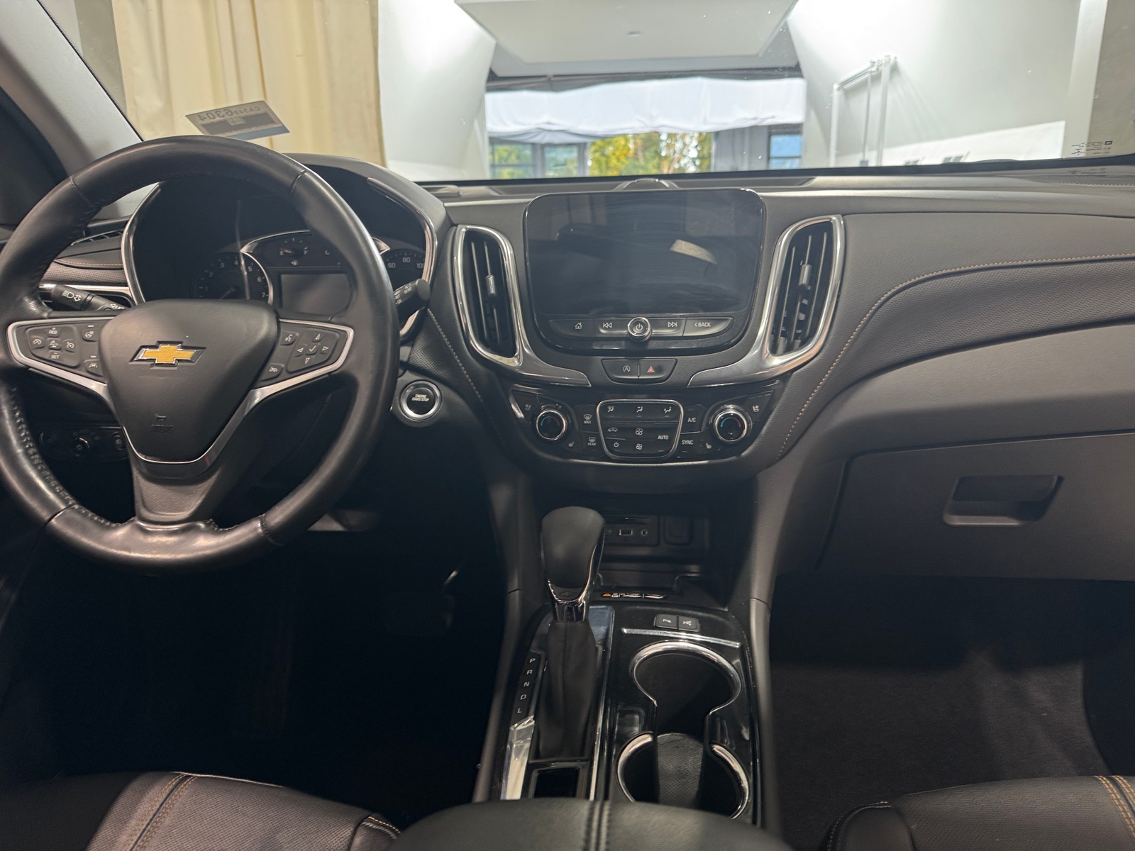 Thumbnail: 2022 Chevrolet Equinox - 2