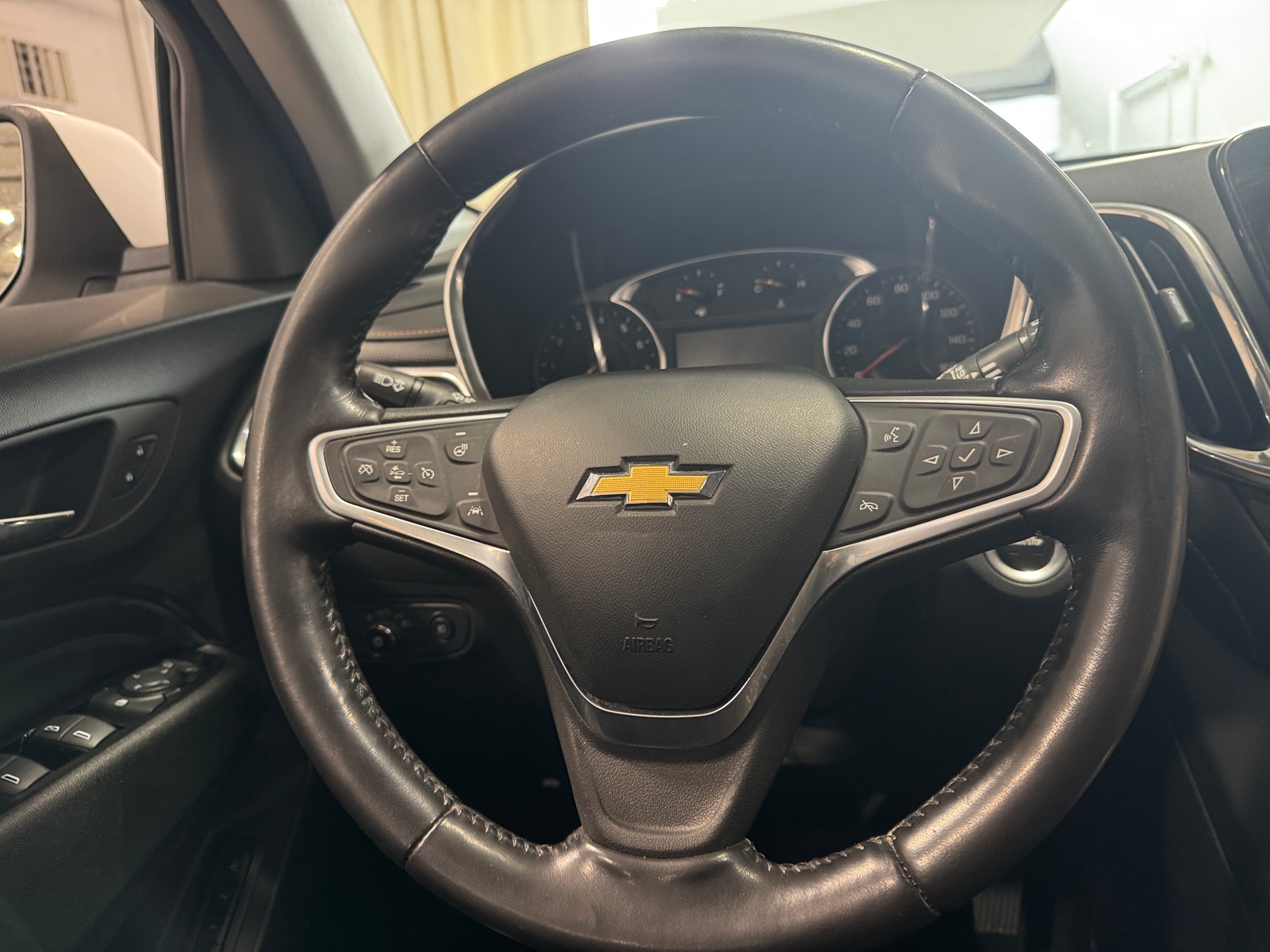 Thumbnail: 2022 Chevrolet Equinox - 4