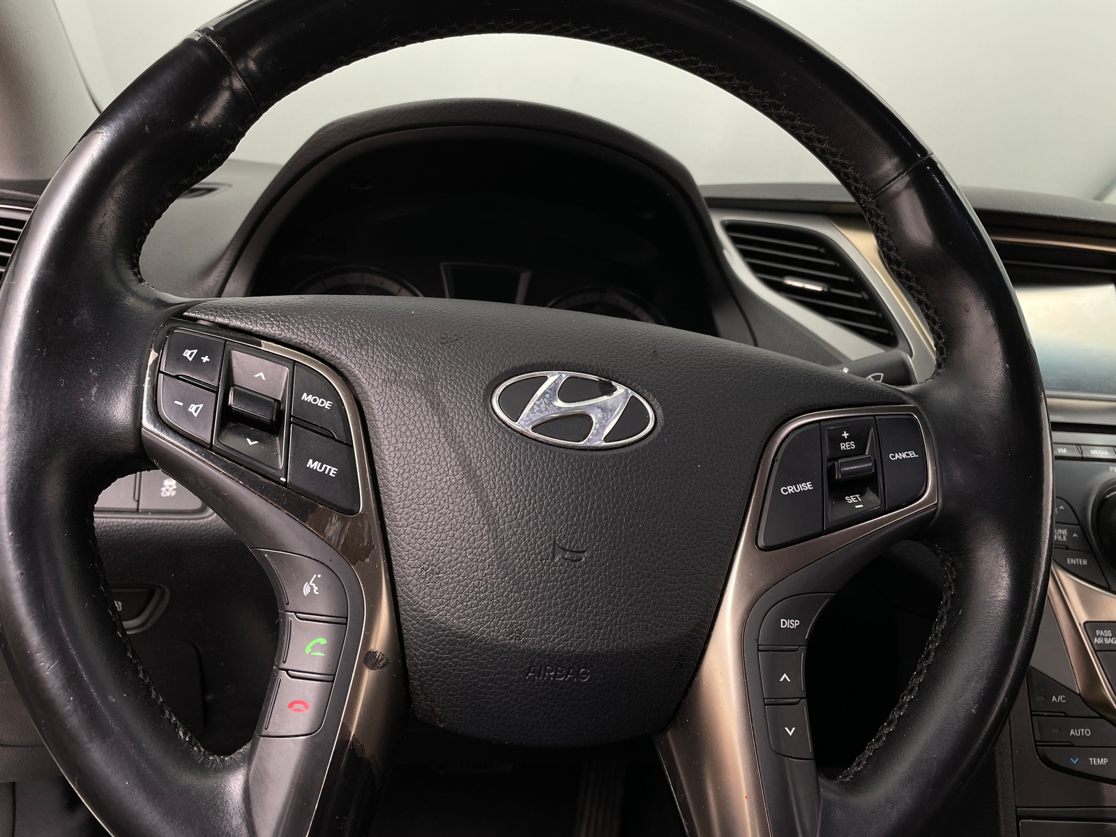 Thumbnail: 2013 Hyundai Azera - 4