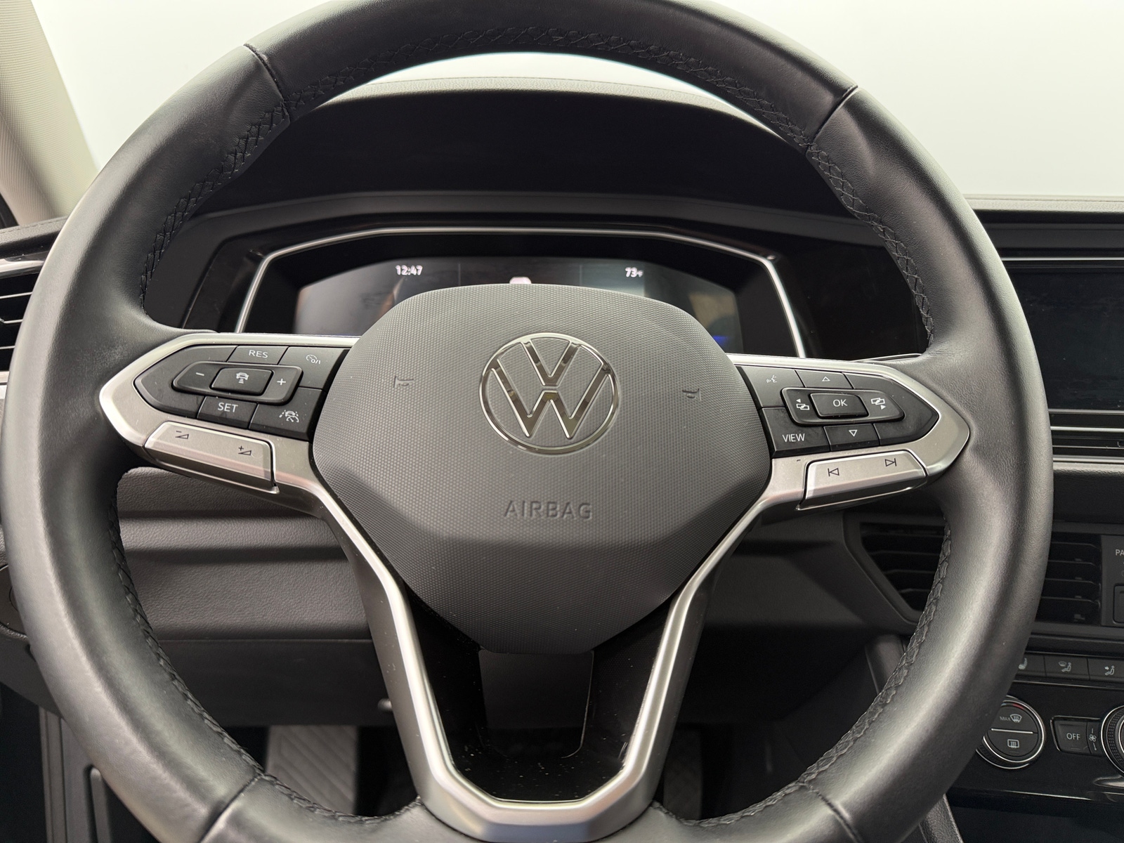 Thumbnail: 2024 Volkswagen Jetta - 4