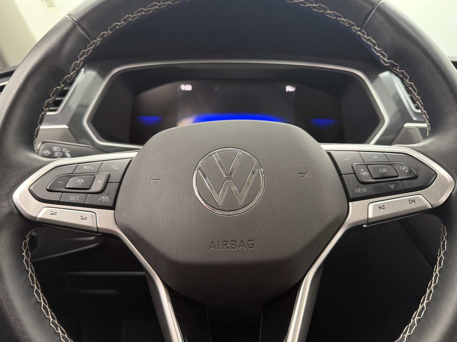 Thumbnail: 2024 Volkswagen Tiguan - 4