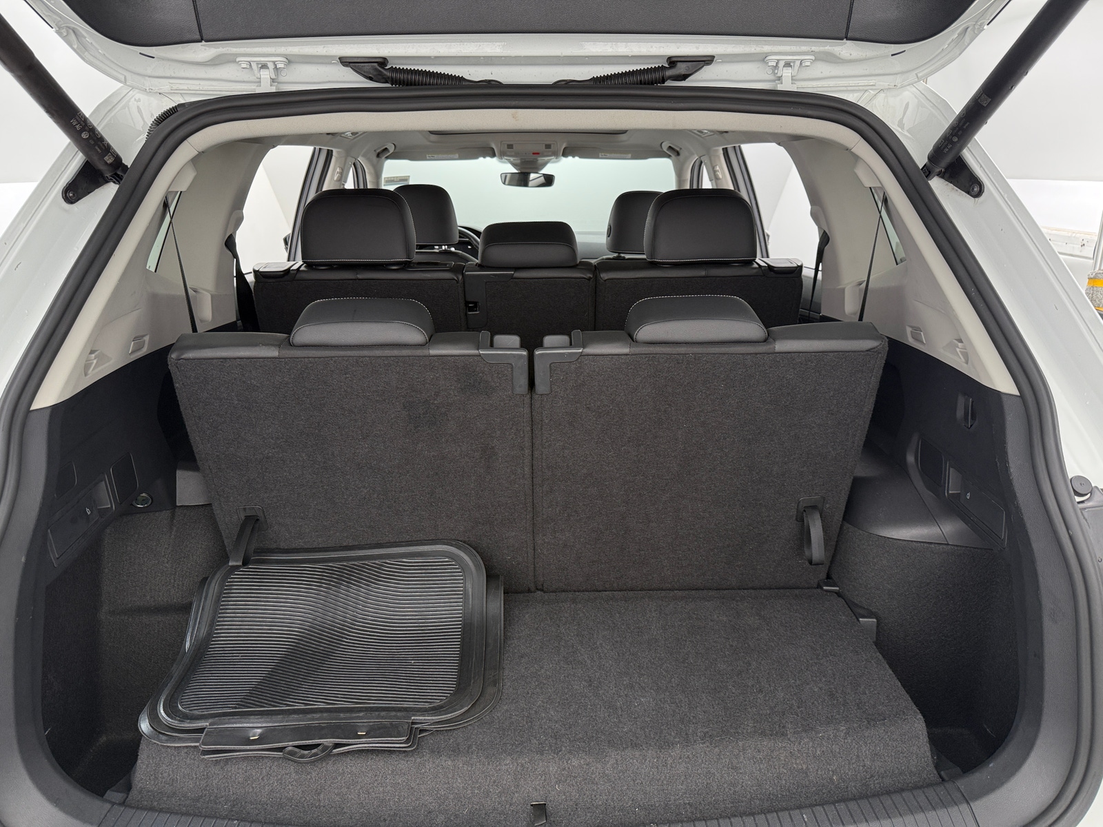 Thumbnail: 2024 Volkswagen Tiguan - 6