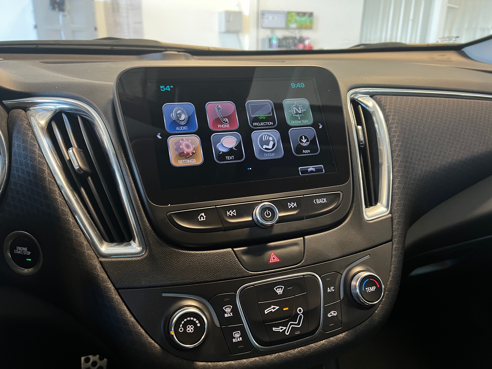 Thumbnail: 2017 Chevrolet Malibu - 4