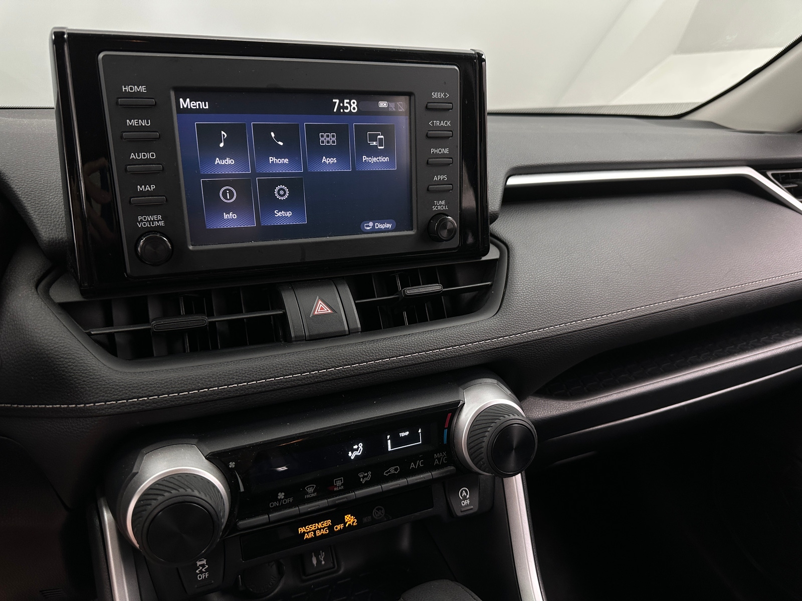 Thumbnail: 2019 Toyota RAV4 - 4