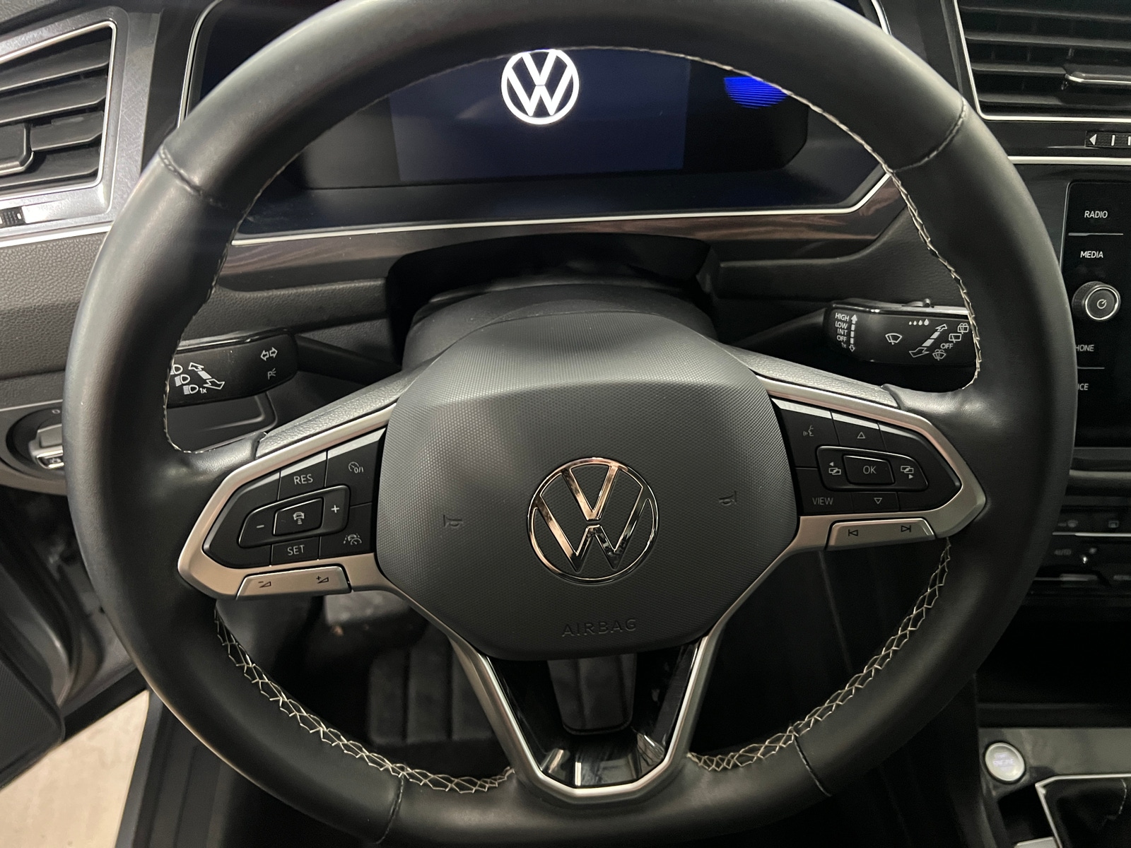 Thumbnail: 2024 Volkswagen Tiguan - 4