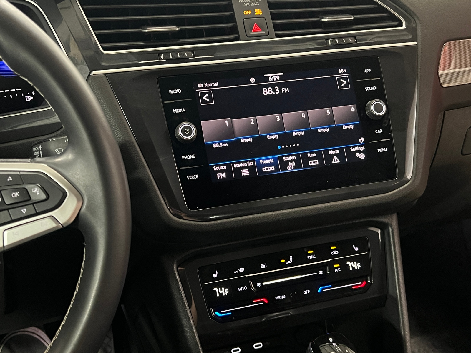 Thumbnail: 2024 Volkswagen Tiguan - 3