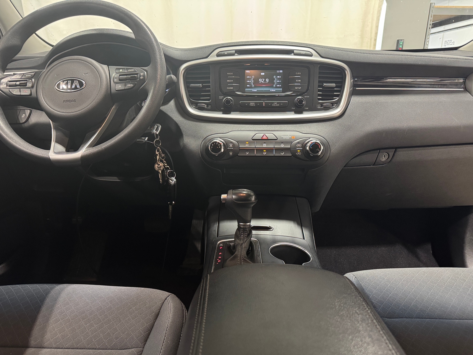 Thumbnail: 2017 Kia Sorento - 3