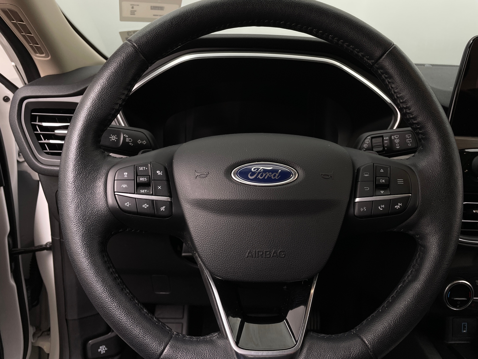 Thumbnail: 2020 Ford Escape - 4