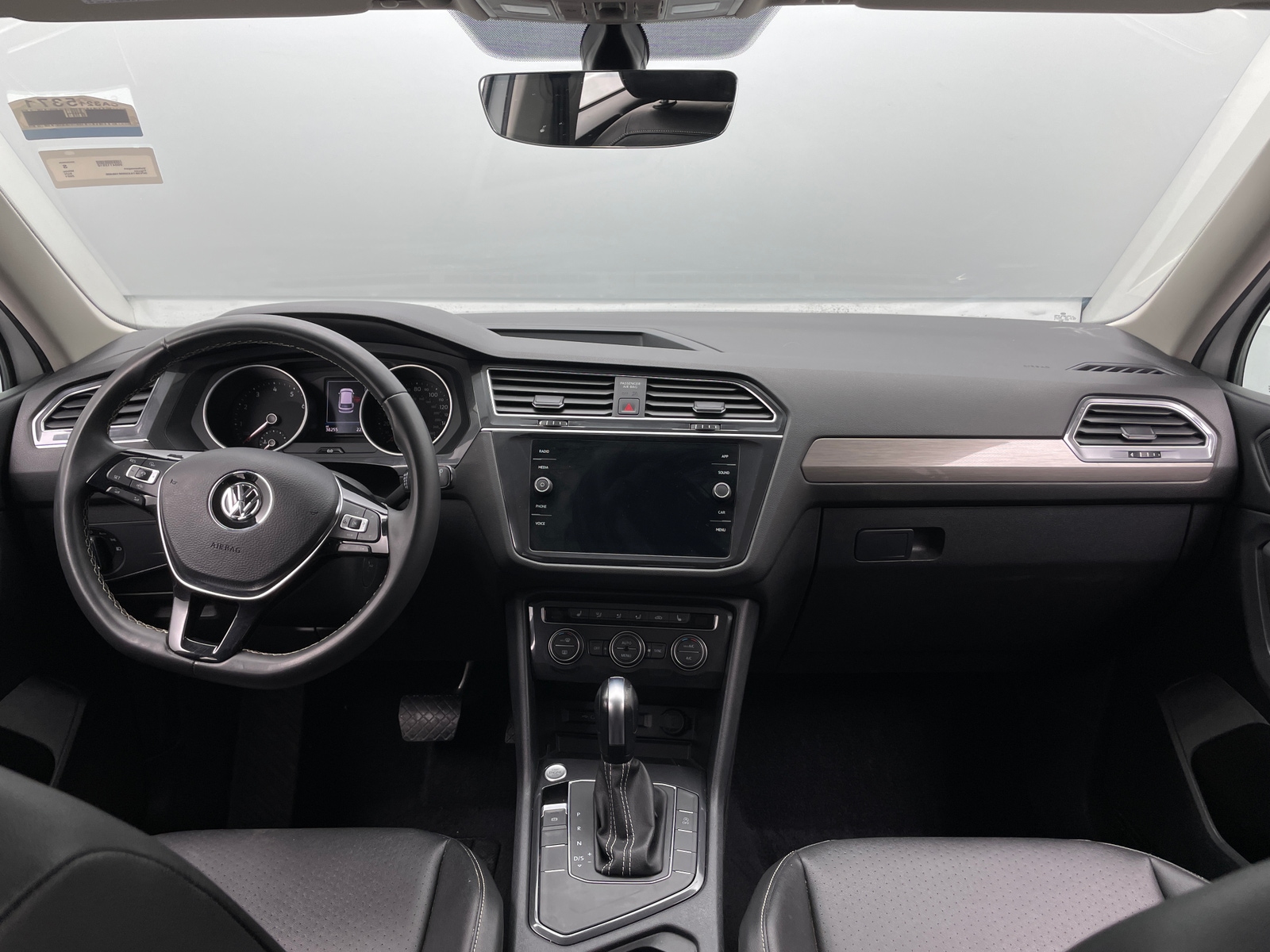 Thumbnail: 2021 Volkswagen Tiguan - 3