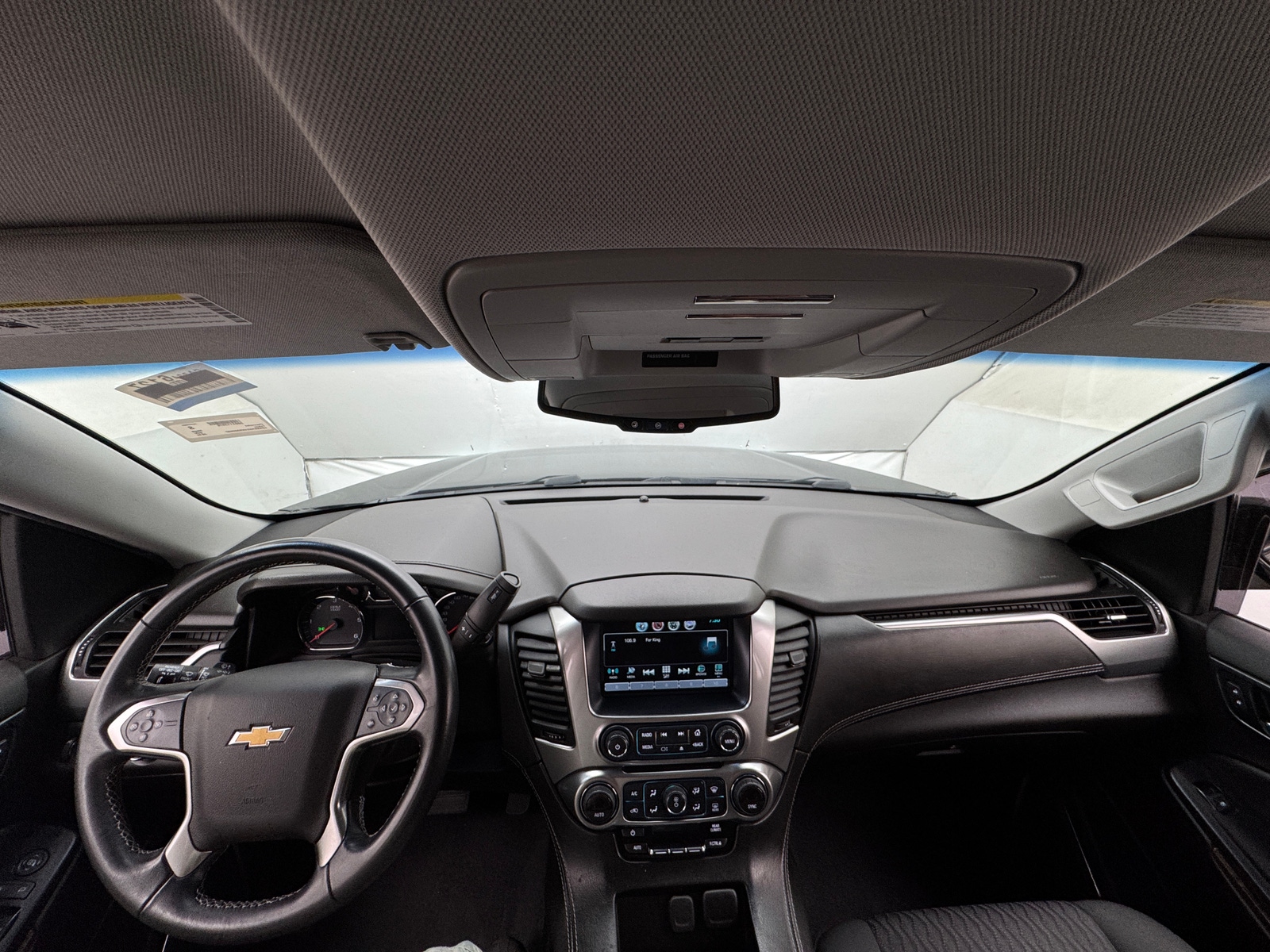 Thumbnail: 2019 Chevrolet Tahoe - 3