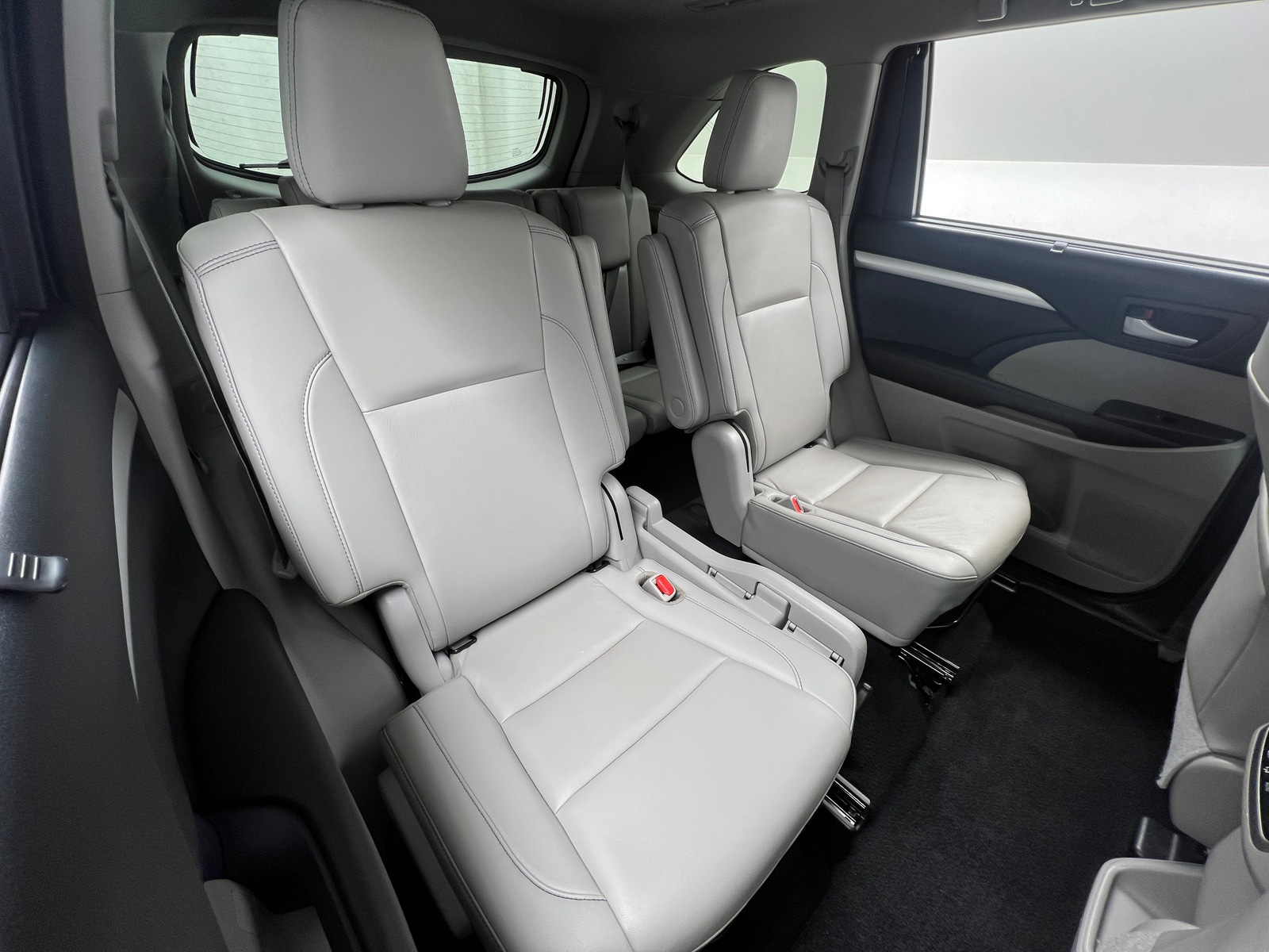 Thumbnail: 2019 Toyota Highlander - 5