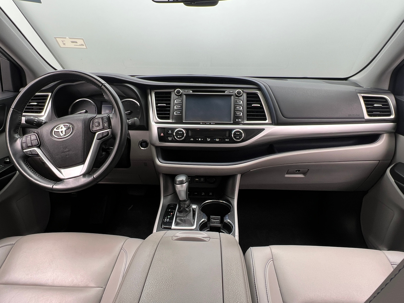 Thumbnail: 2019 Toyota Highlander - 2