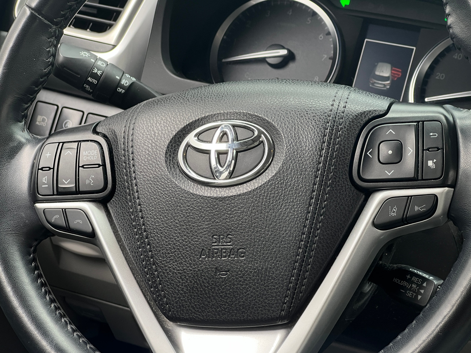 Thumbnail: 2019 Toyota Highlander - 4