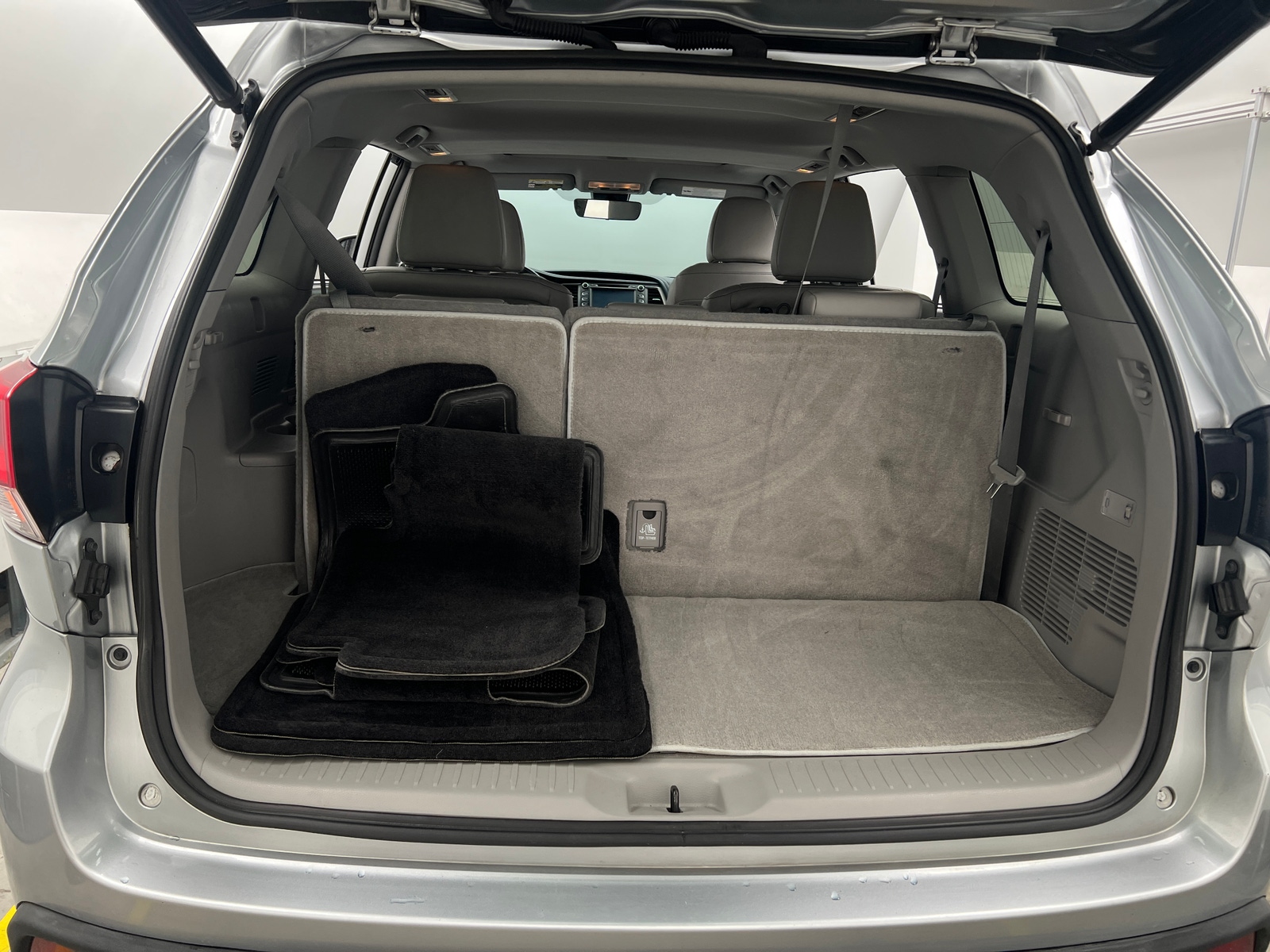 Thumbnail: 2019 Toyota Highlander - 6