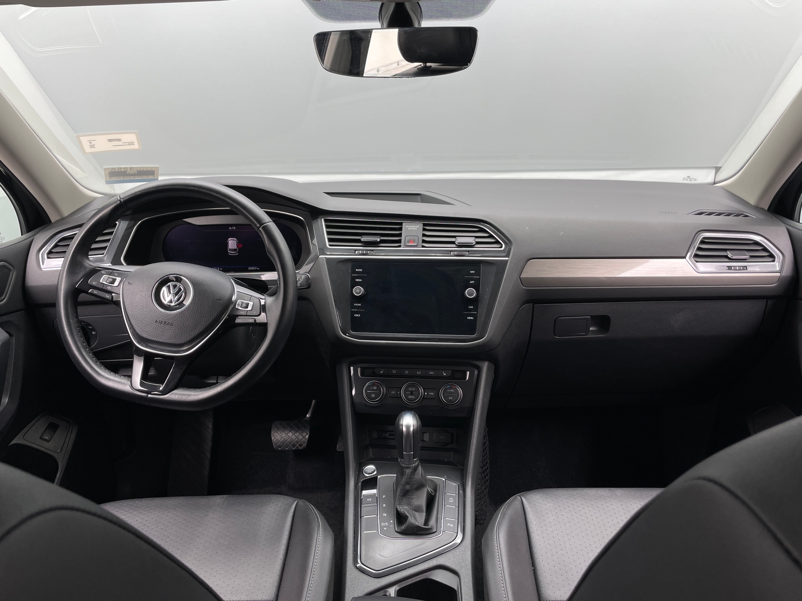 Thumbnail: 2019 Volkswagen Tiguan - 2