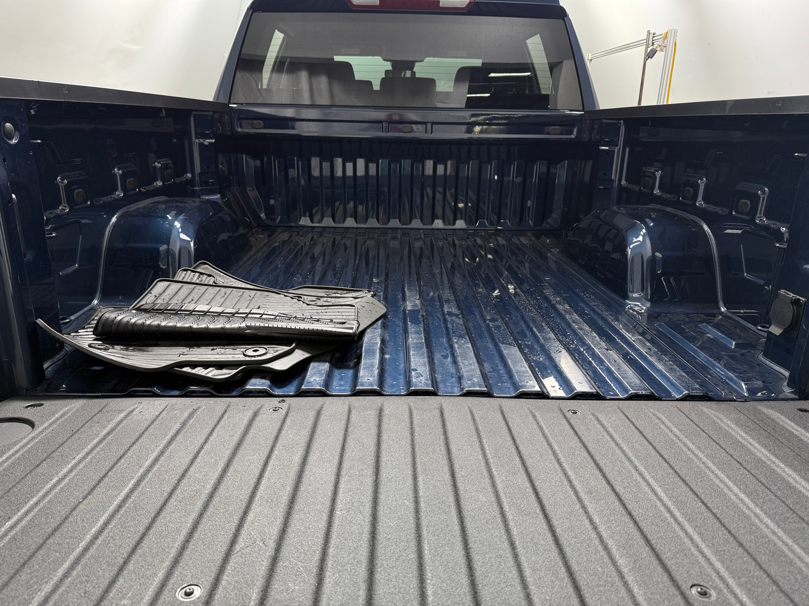Thumbnail: 2023 Chevrolet Silverado 1500 - 7