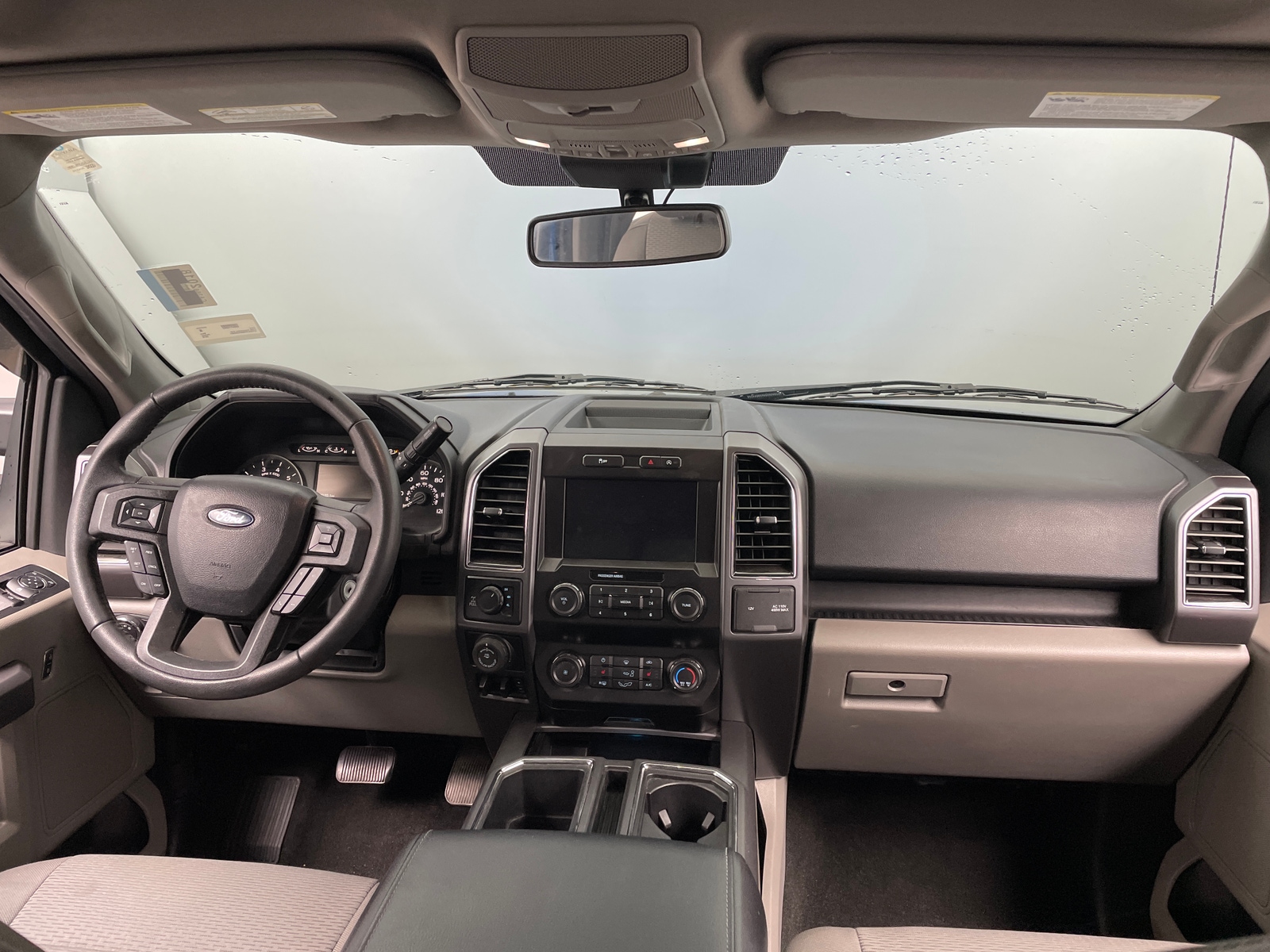 Thumbnail: 2019 Ford Econoline - 3