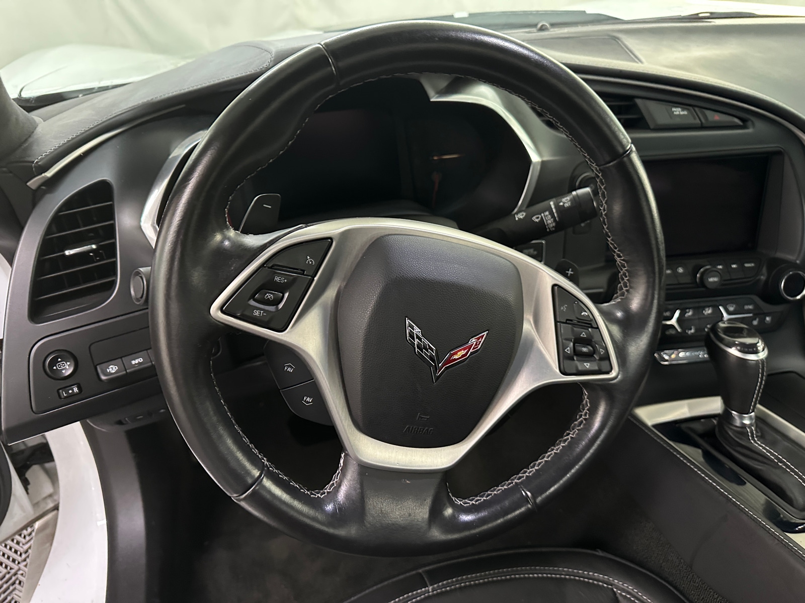 Thumbnail: 2015 Chevrolet Corvette - 3
