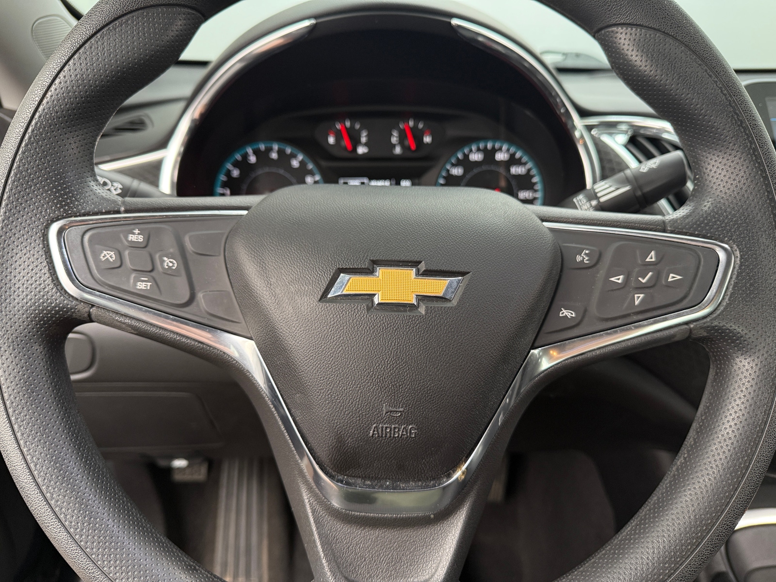 Thumbnail: 2020 Chevrolet Malibu - 5
