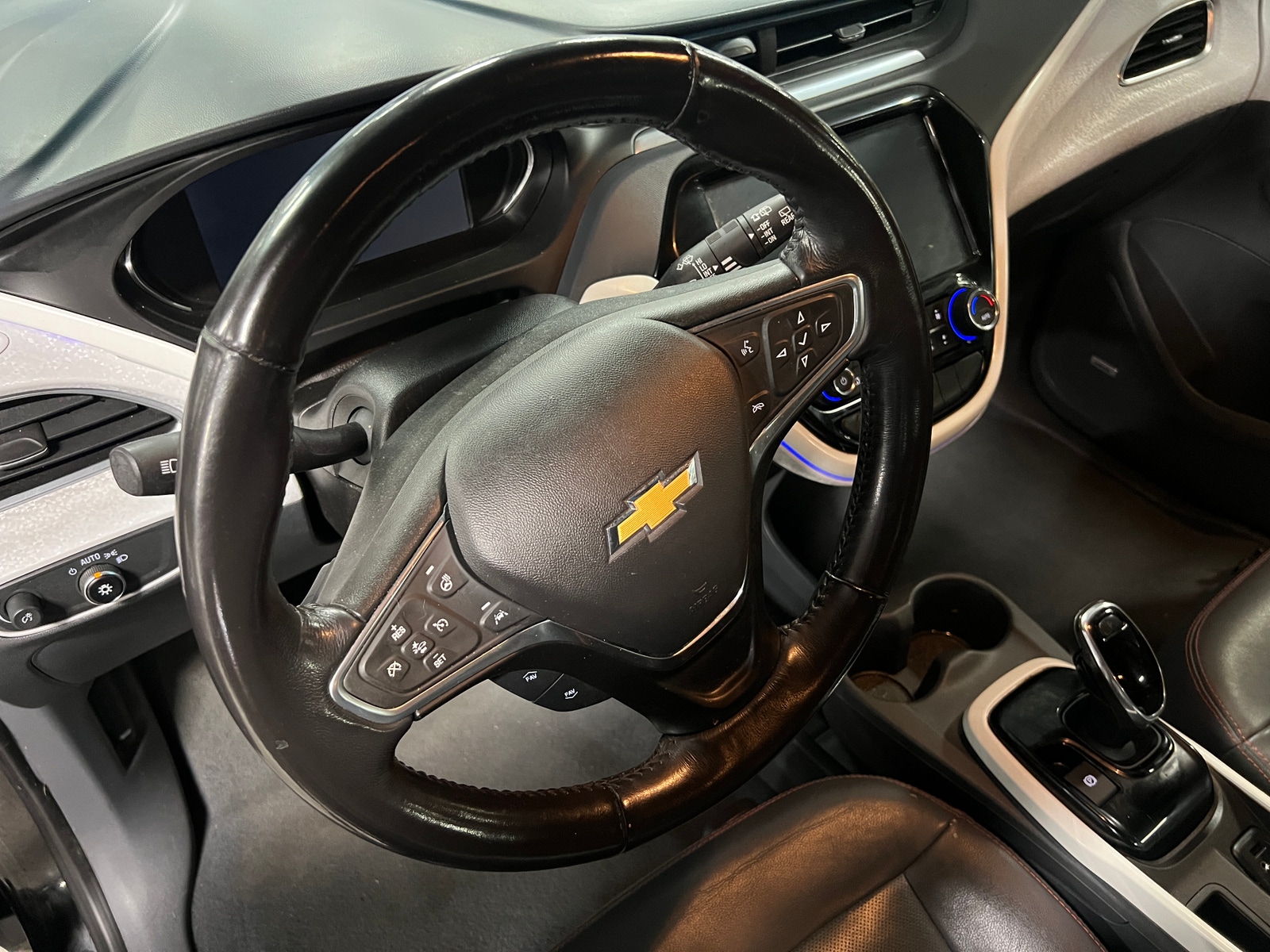 Thumbnail: 2017 Chevrolet Bolt EV - 4