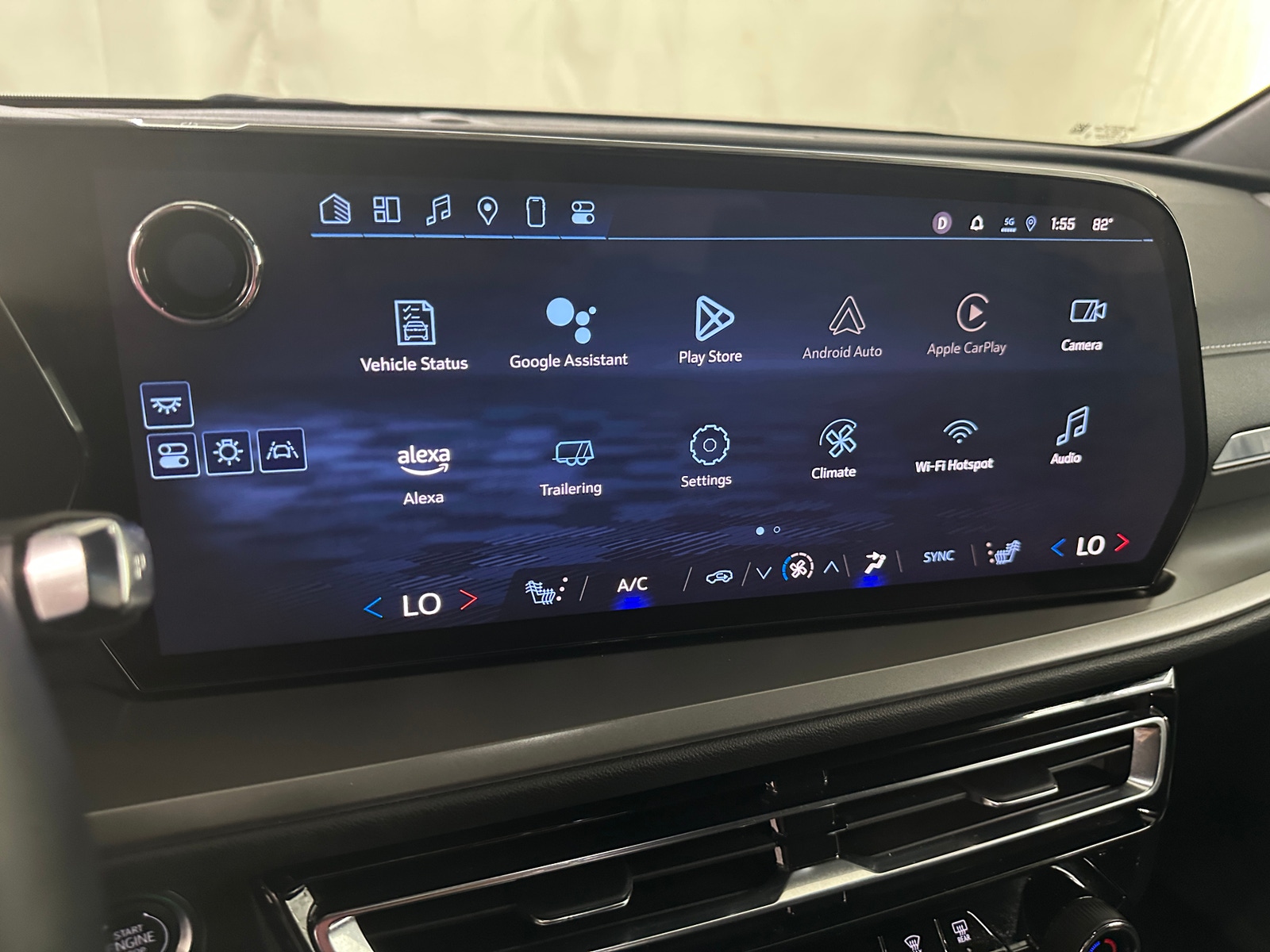 Thumbnail: 2025 Chevrolet Traverse - 4