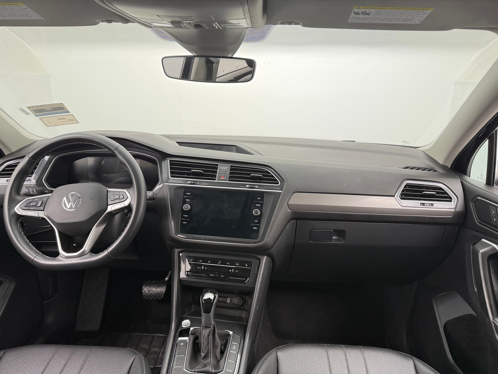 Thumbnail: 2024 Volkswagen Tiguan - 2