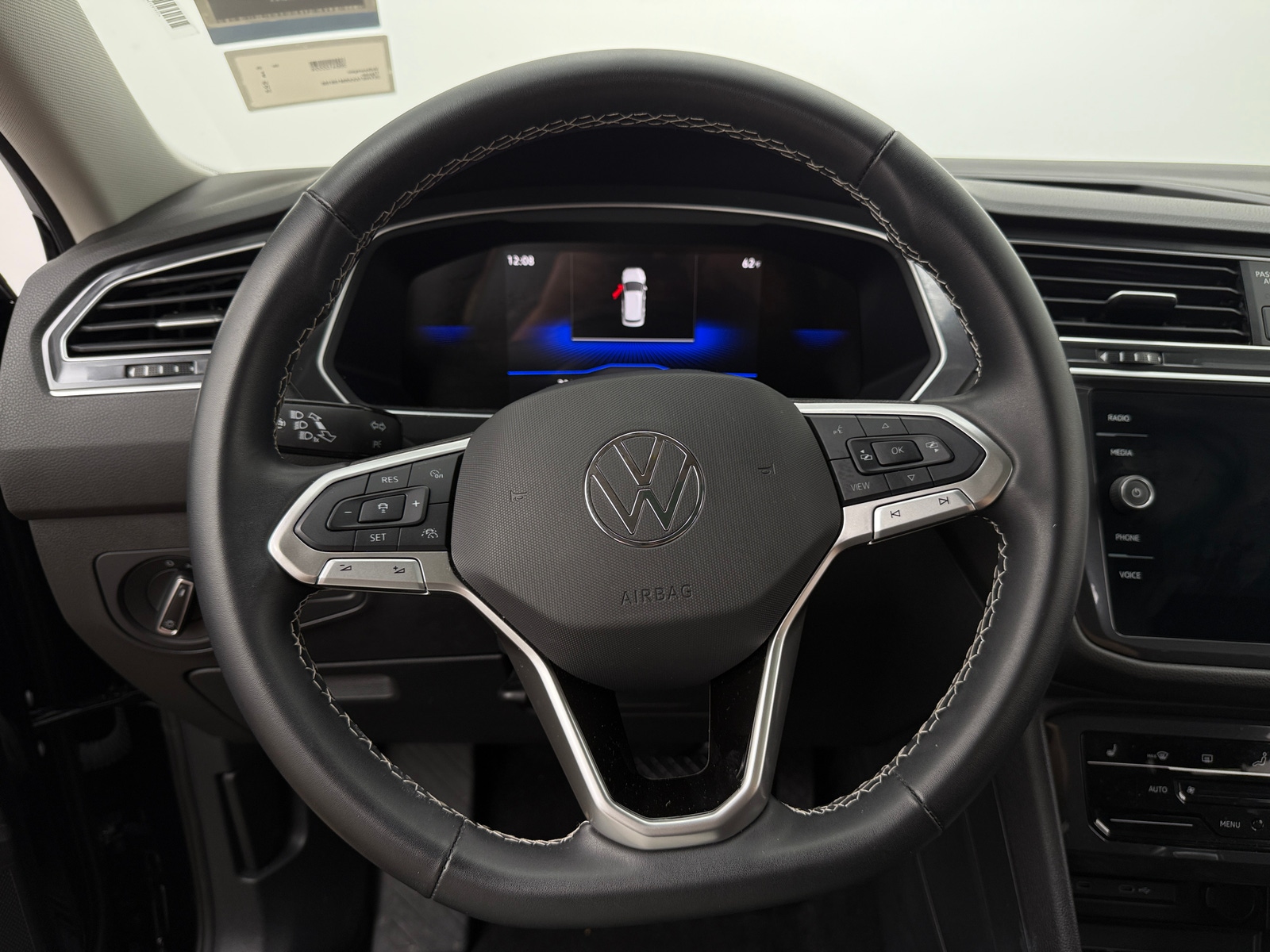Thumbnail: 2024 Volkswagen Tiguan - 4