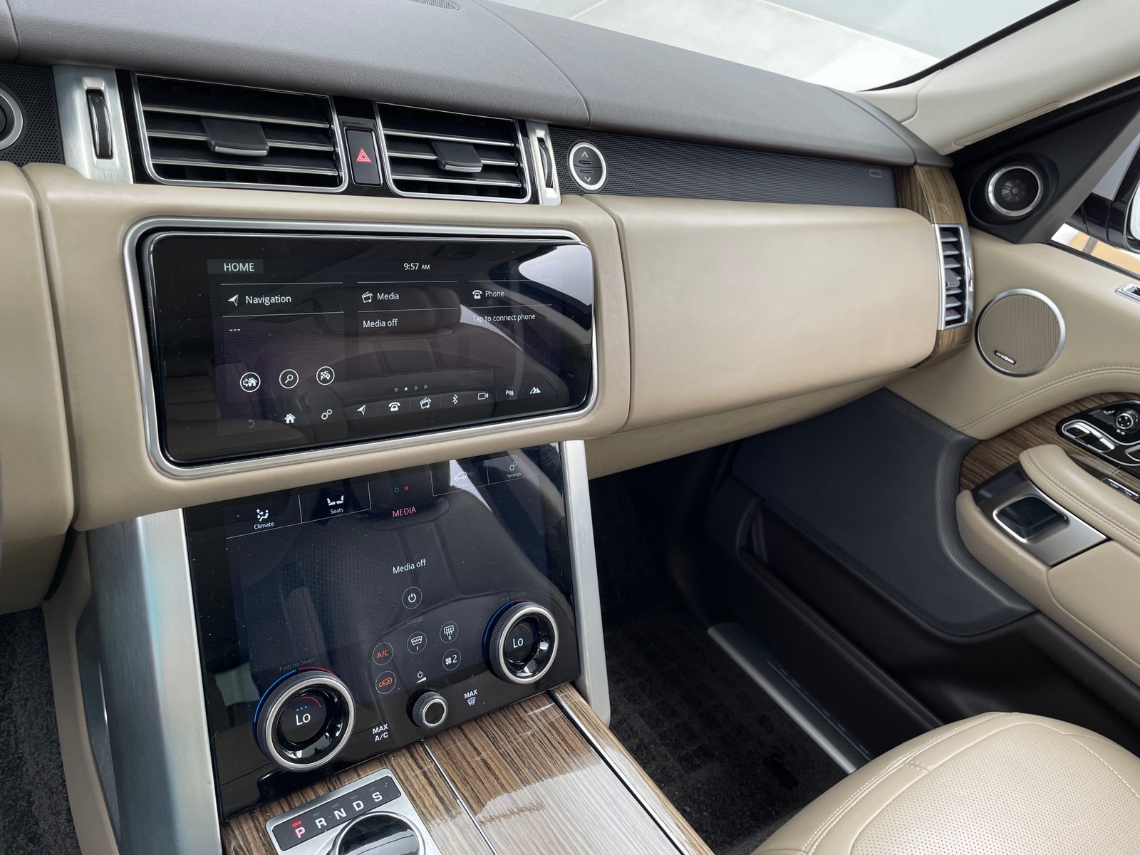 Thumbnail: 2019 Land Rover Range Rover - 3