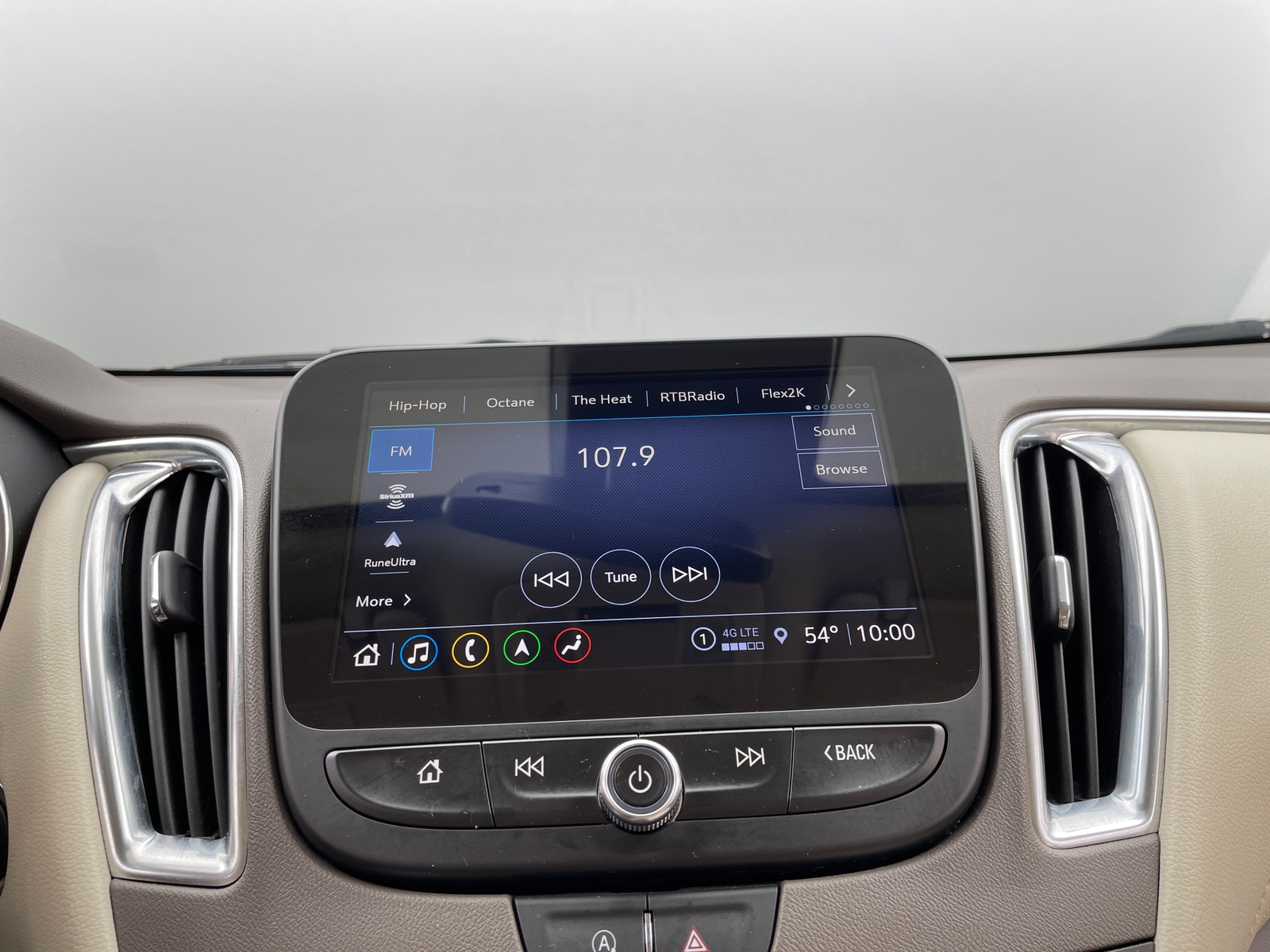 Thumbnail: 2024 Chevrolet Malibu - 3