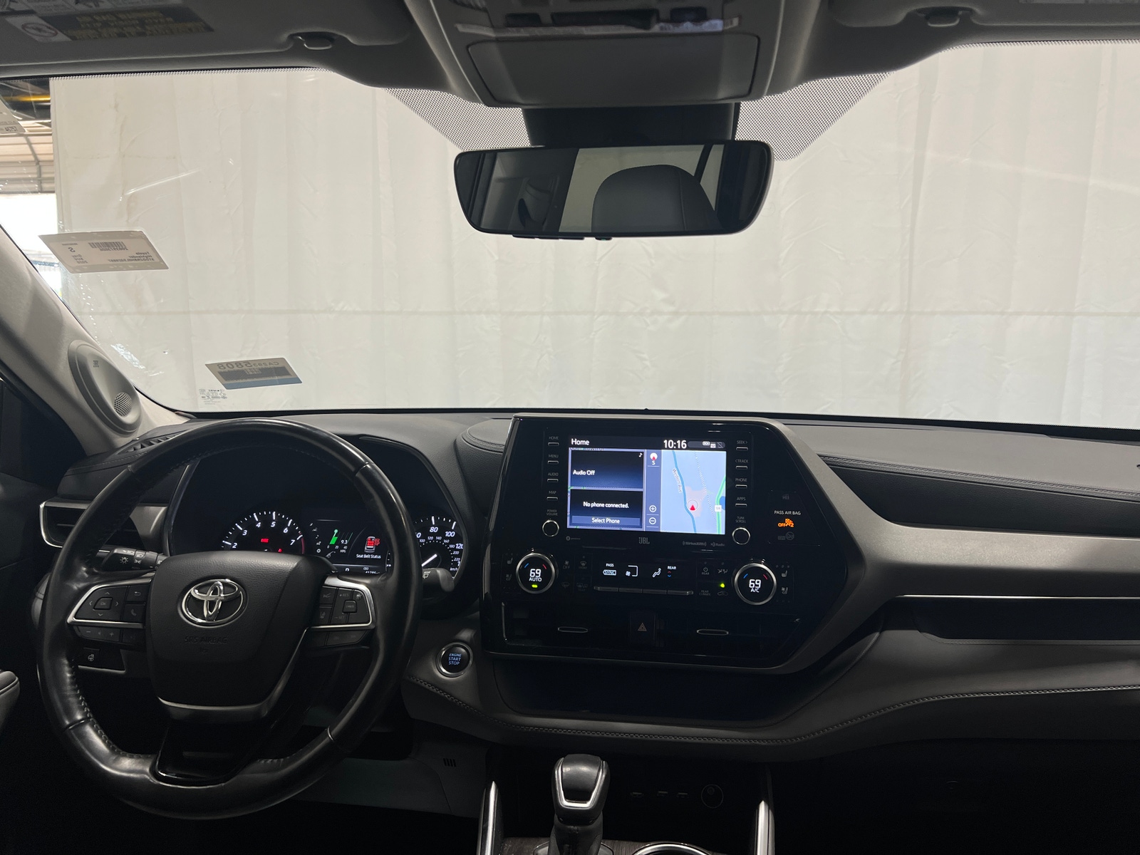 Thumbnail: 2020 Toyota Highlander - 2